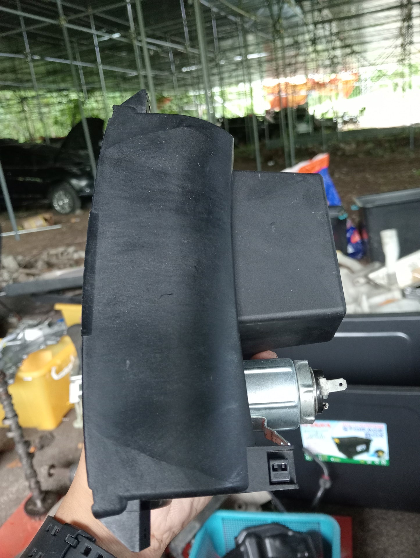 Ford Escape | 2.3 | Center Ash Tray
