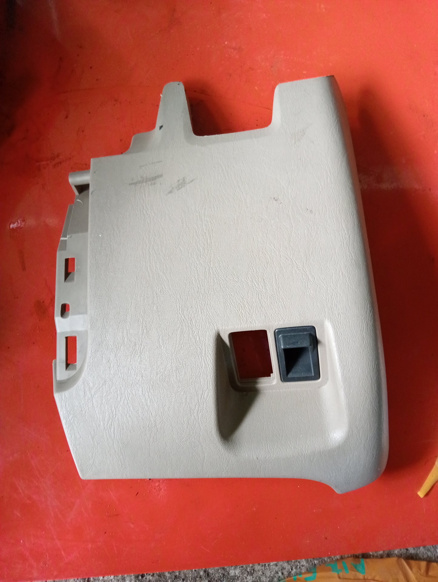 Ford Escape | 2.3 | Driver Side Lower Dashboard Cover