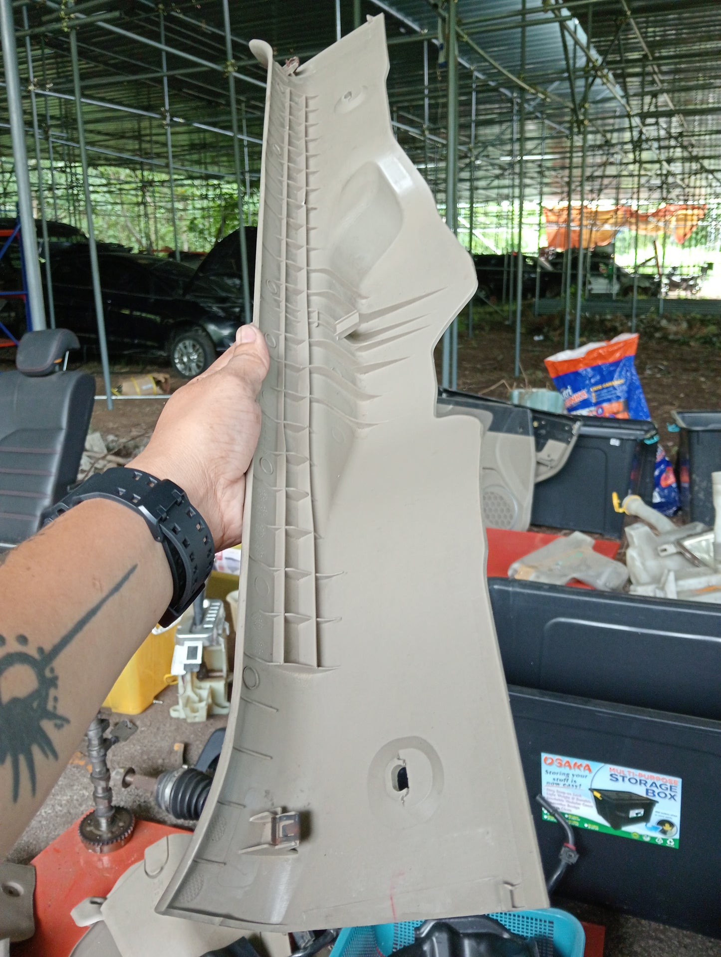 Ford Escape | 2.3 | Interior Trim Cover