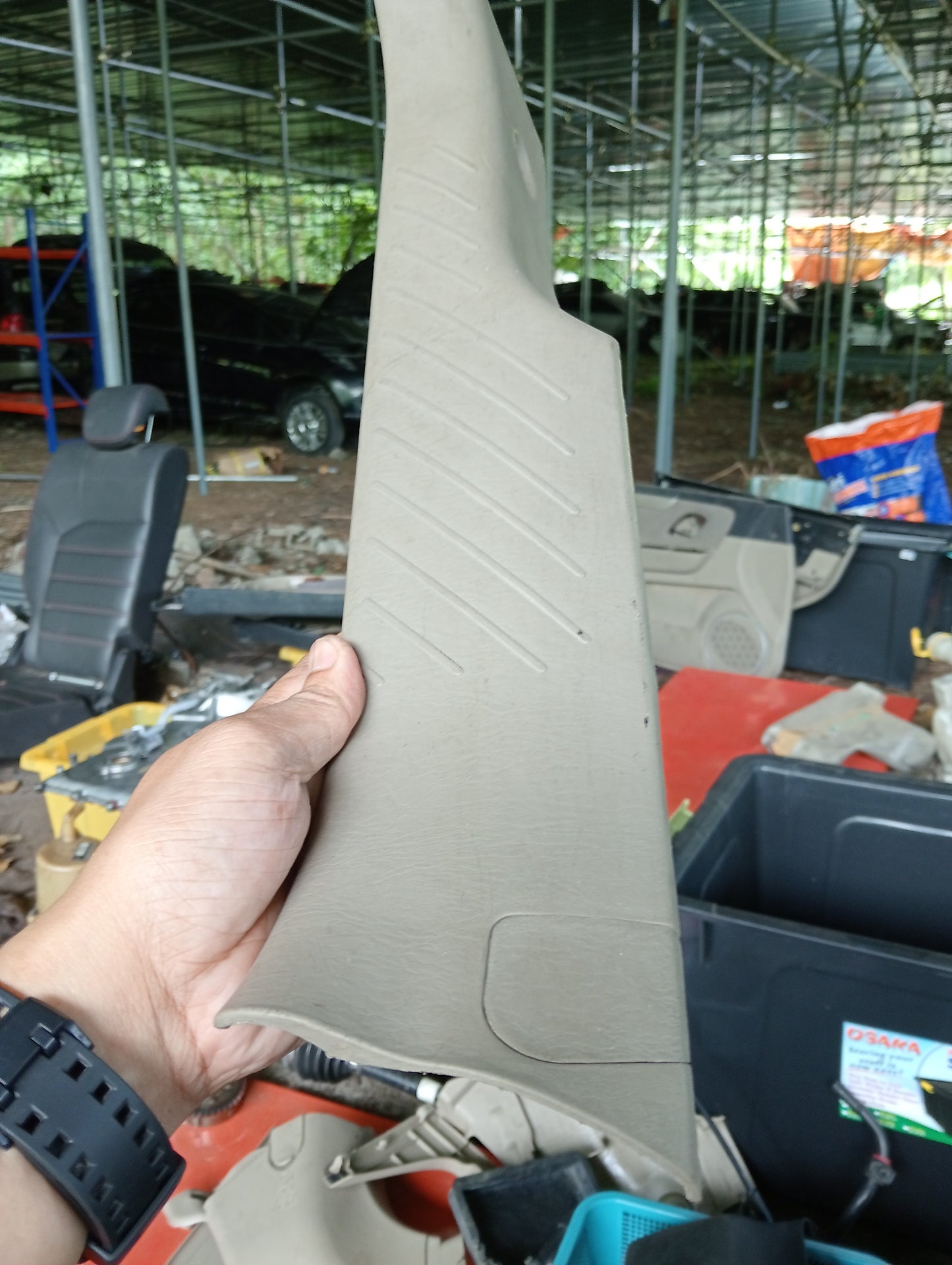 Ford Escape | 2.3 | Interior Trim Cover
