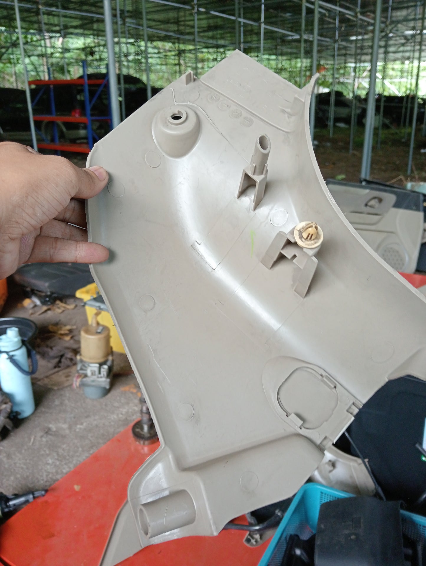 Ford Escape | 2.3 | Lower Kick Panel