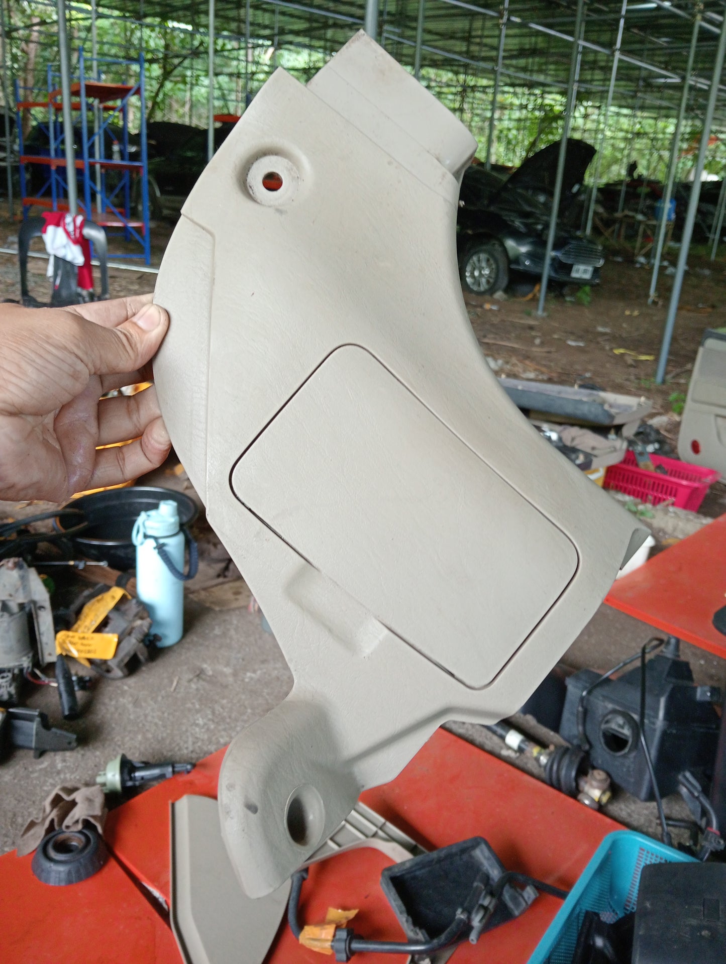 Ford Escape | 2.3 | Interior Trim Cover
