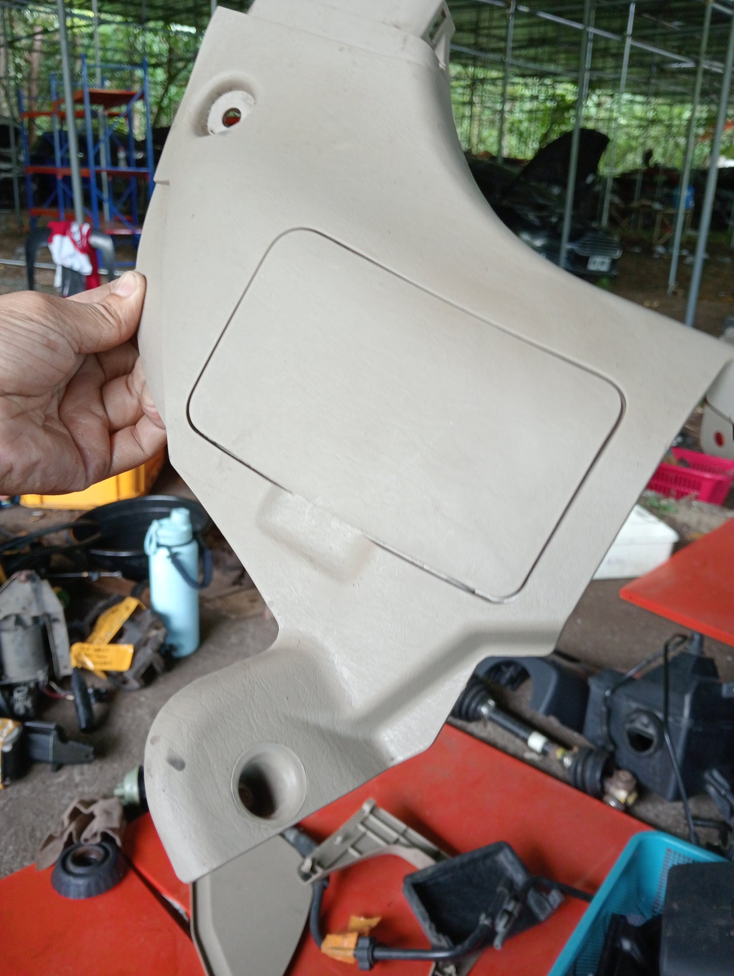 Ford Escape | 2.3 | Interior Trim Cover