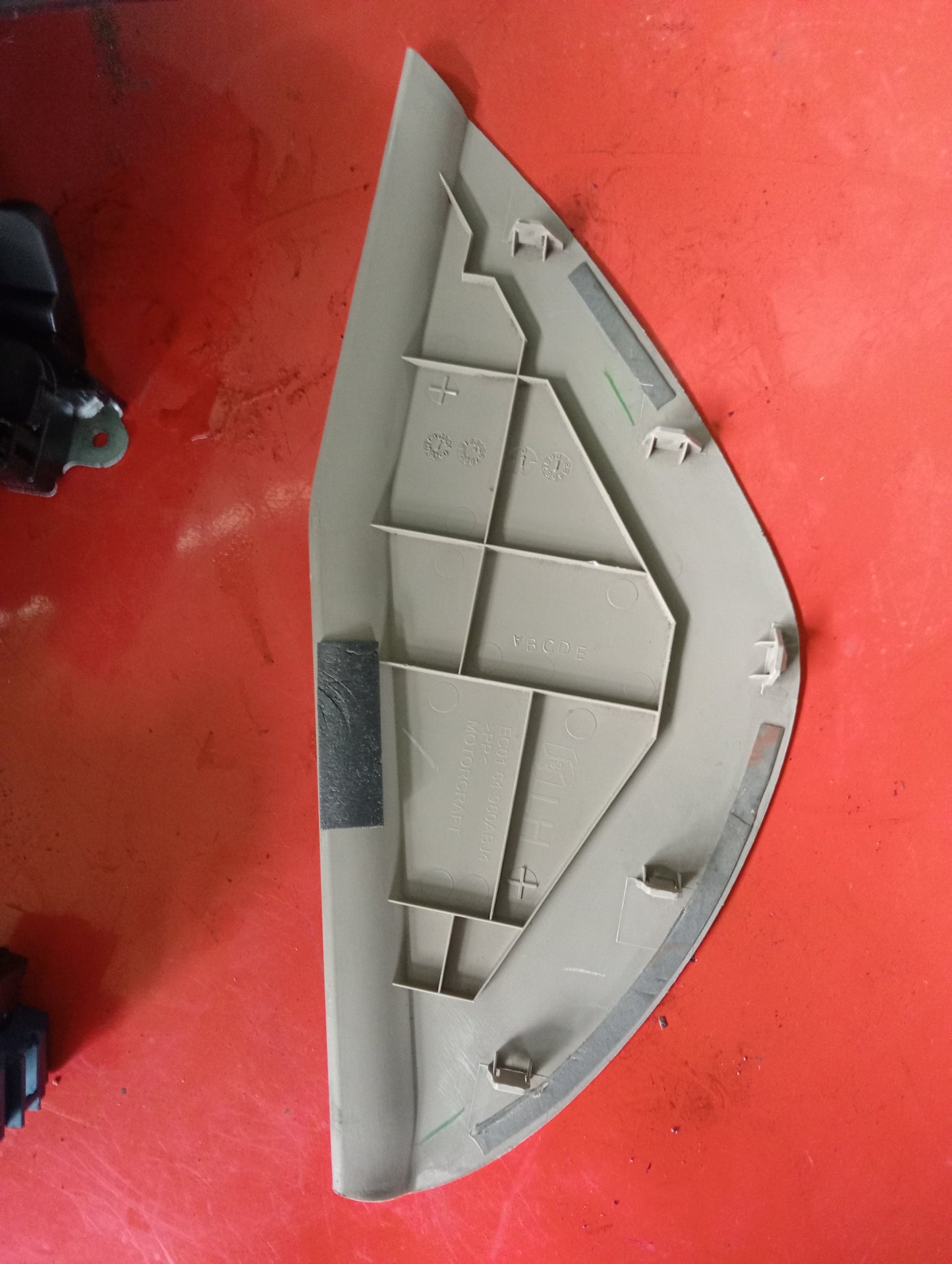 Ford Escape | 2.3 | Interior Trim Cover