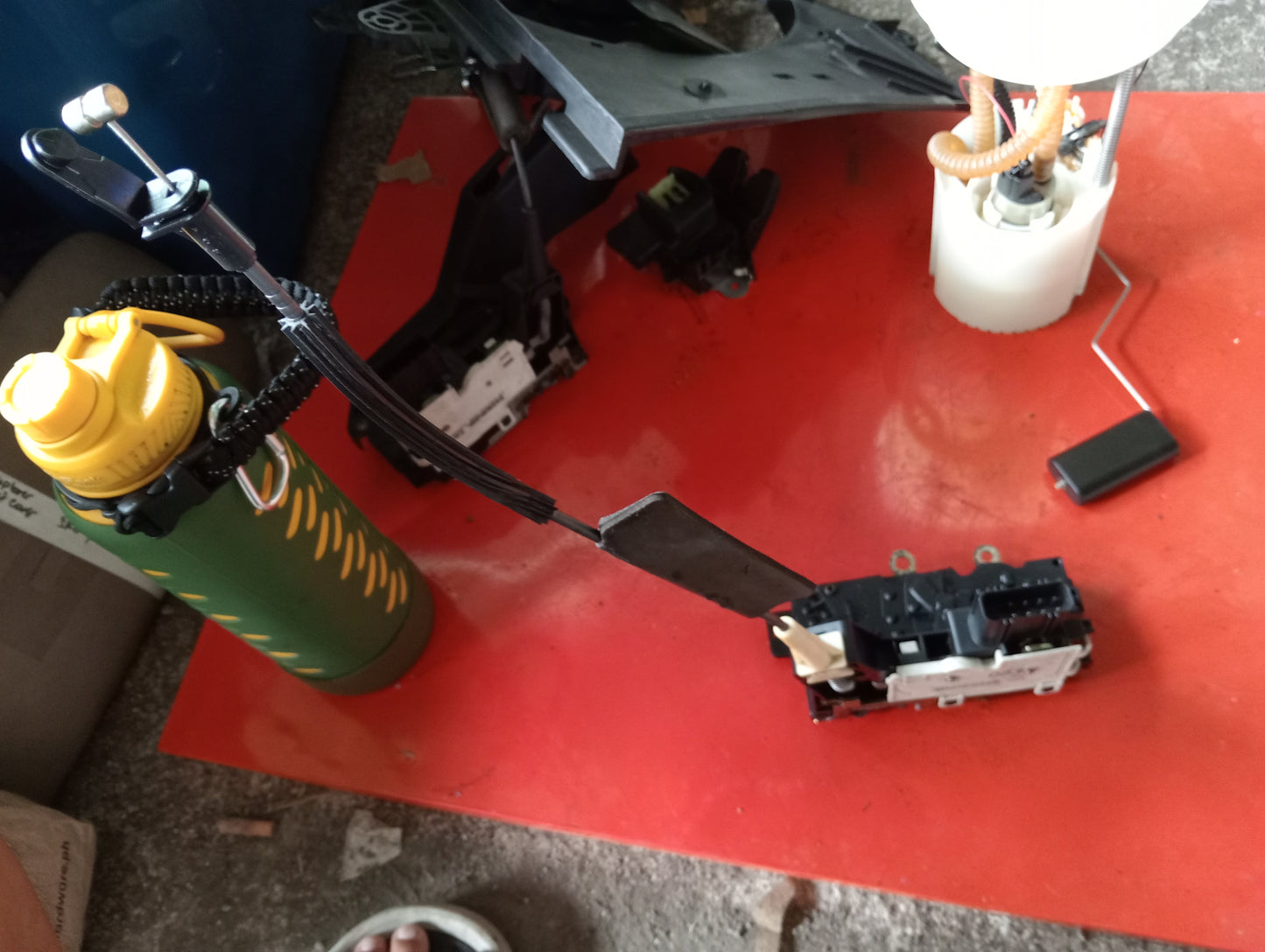 Ford Escape | 2.3 | Rear Driver Side Actuator Lock