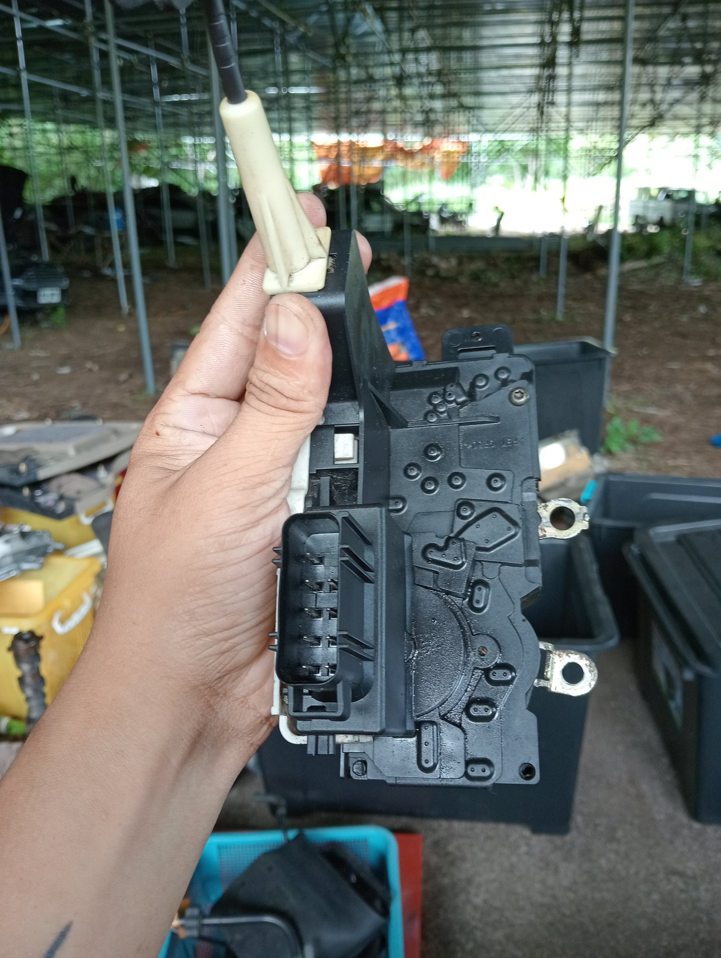 Ford Escape | 2.3 | Rear Driver Side Actuator Lock