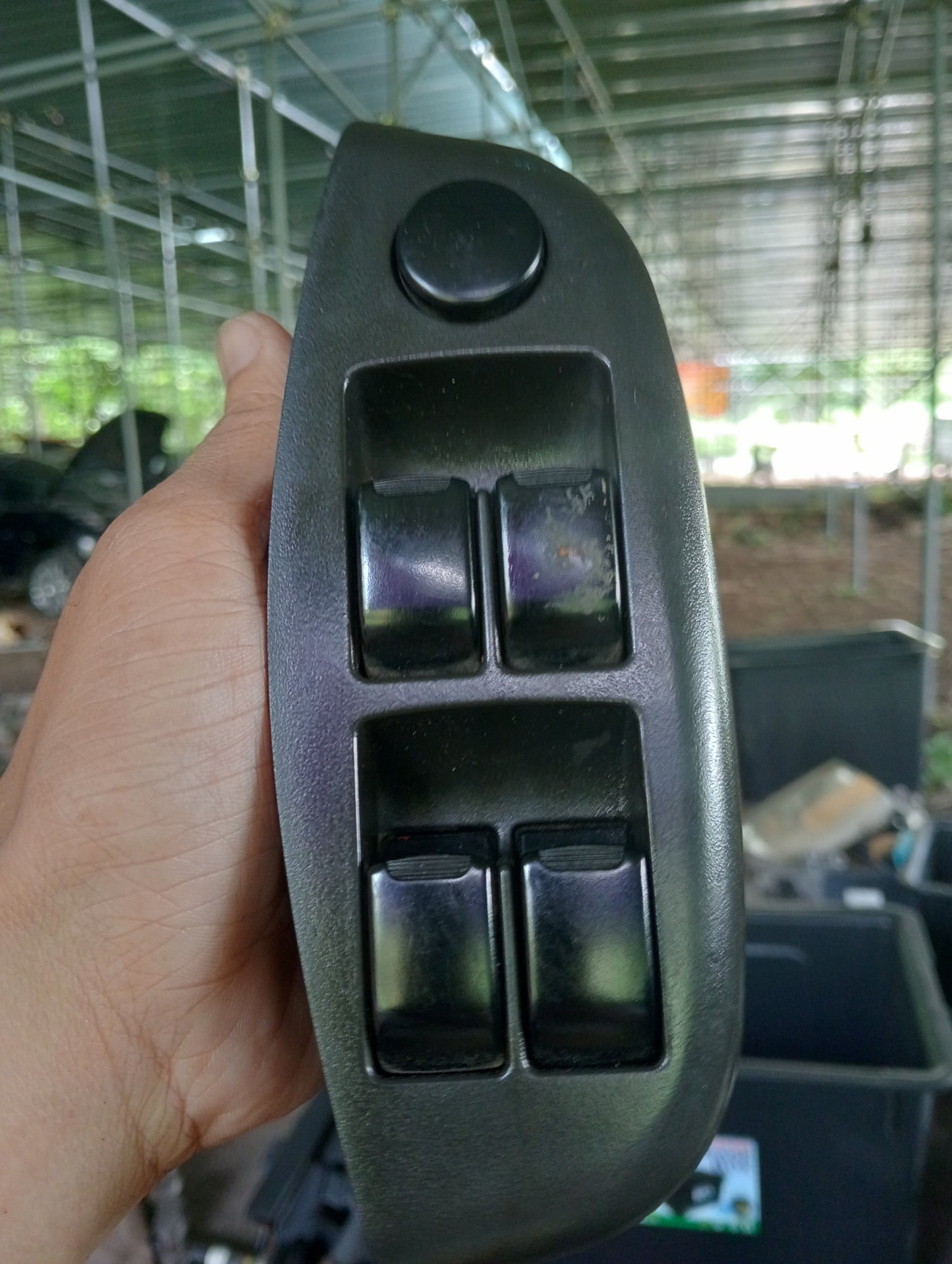 Chevrolet Aveo | Main Window Switch