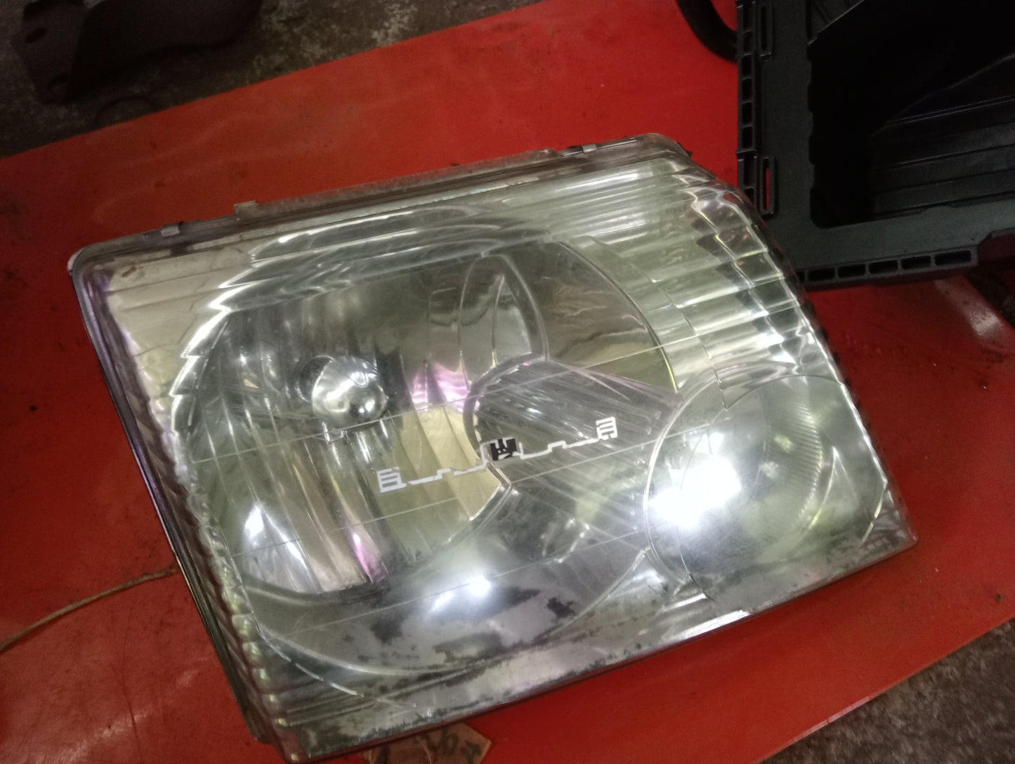 Ford Explorer | Eddie Bauer | Headlight Passenger Side