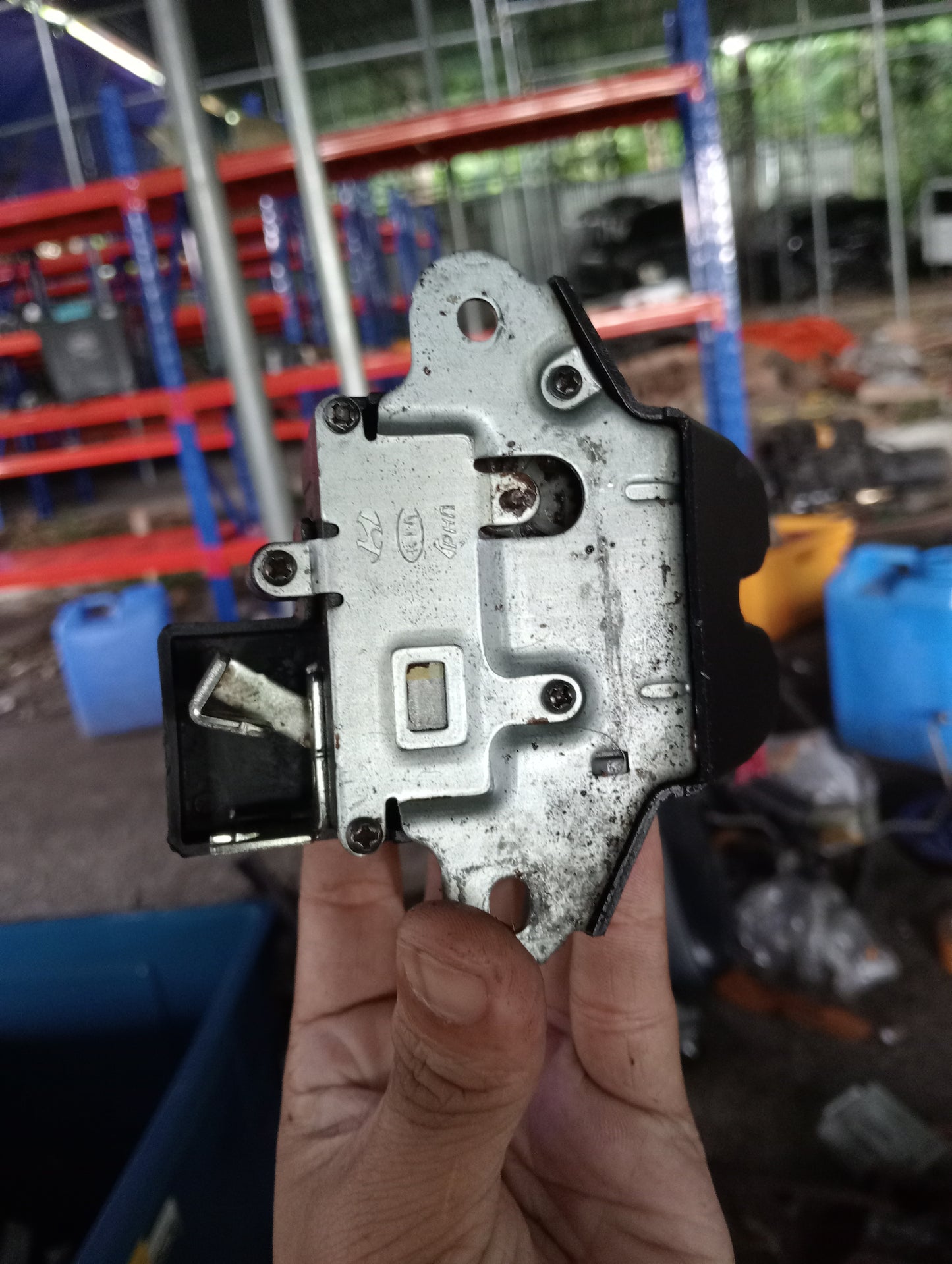 Ford Escape | 2.3 | Trunk Lock Actuator