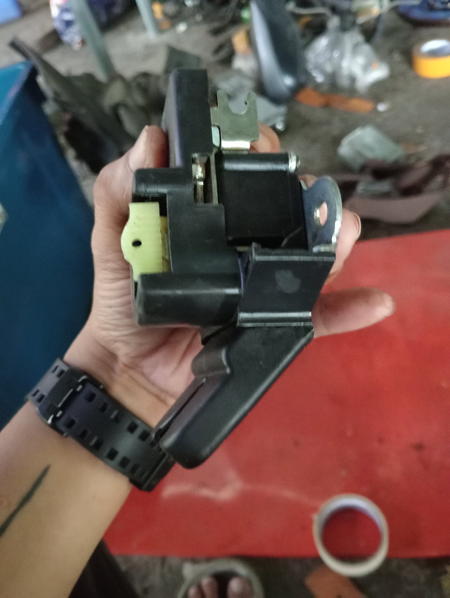Ford Escape | 2.3 | Trunk Lock Actuator