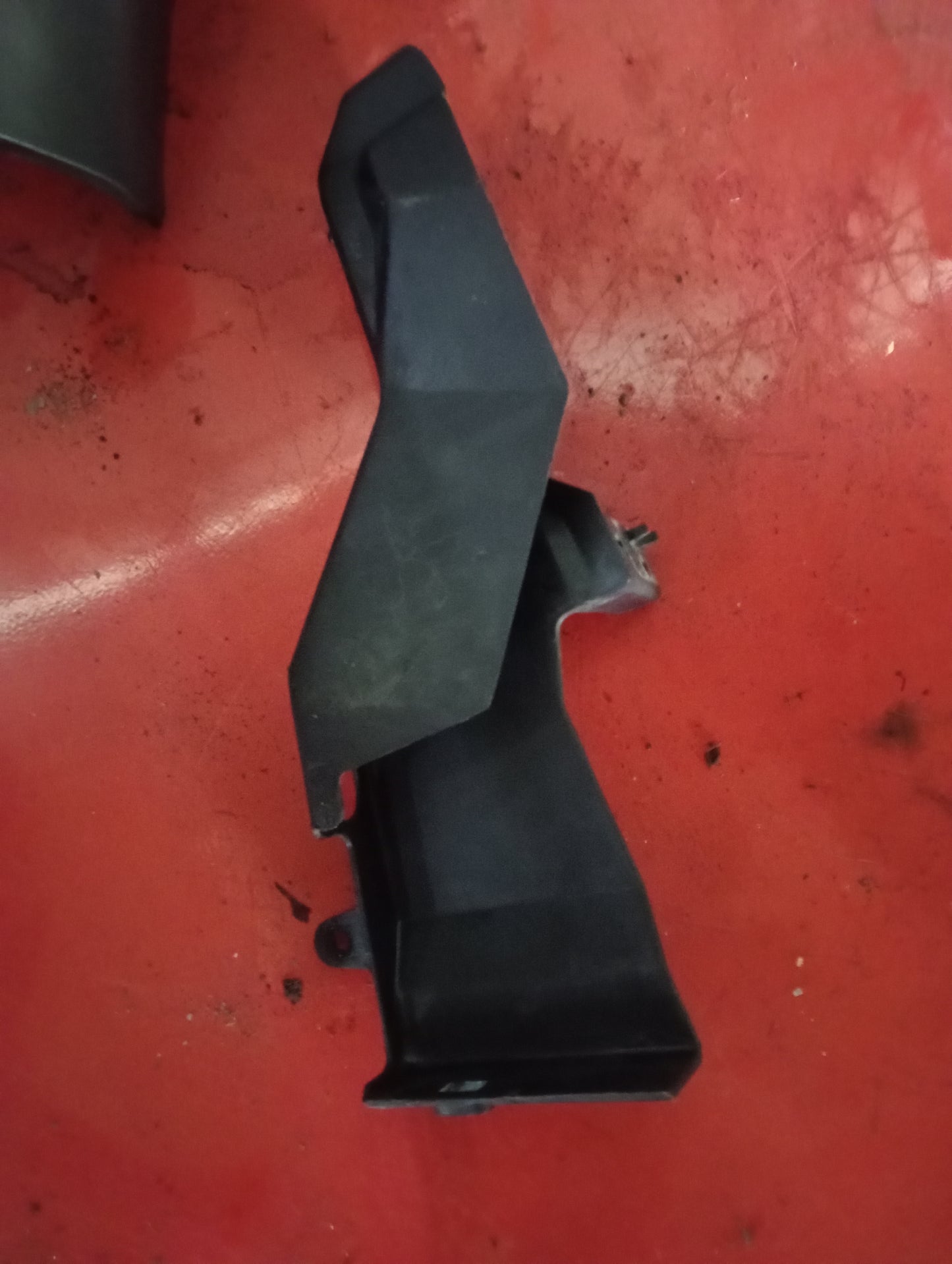 Ford Escape | 2.3 | Front Passenger Side Door Lock Cover