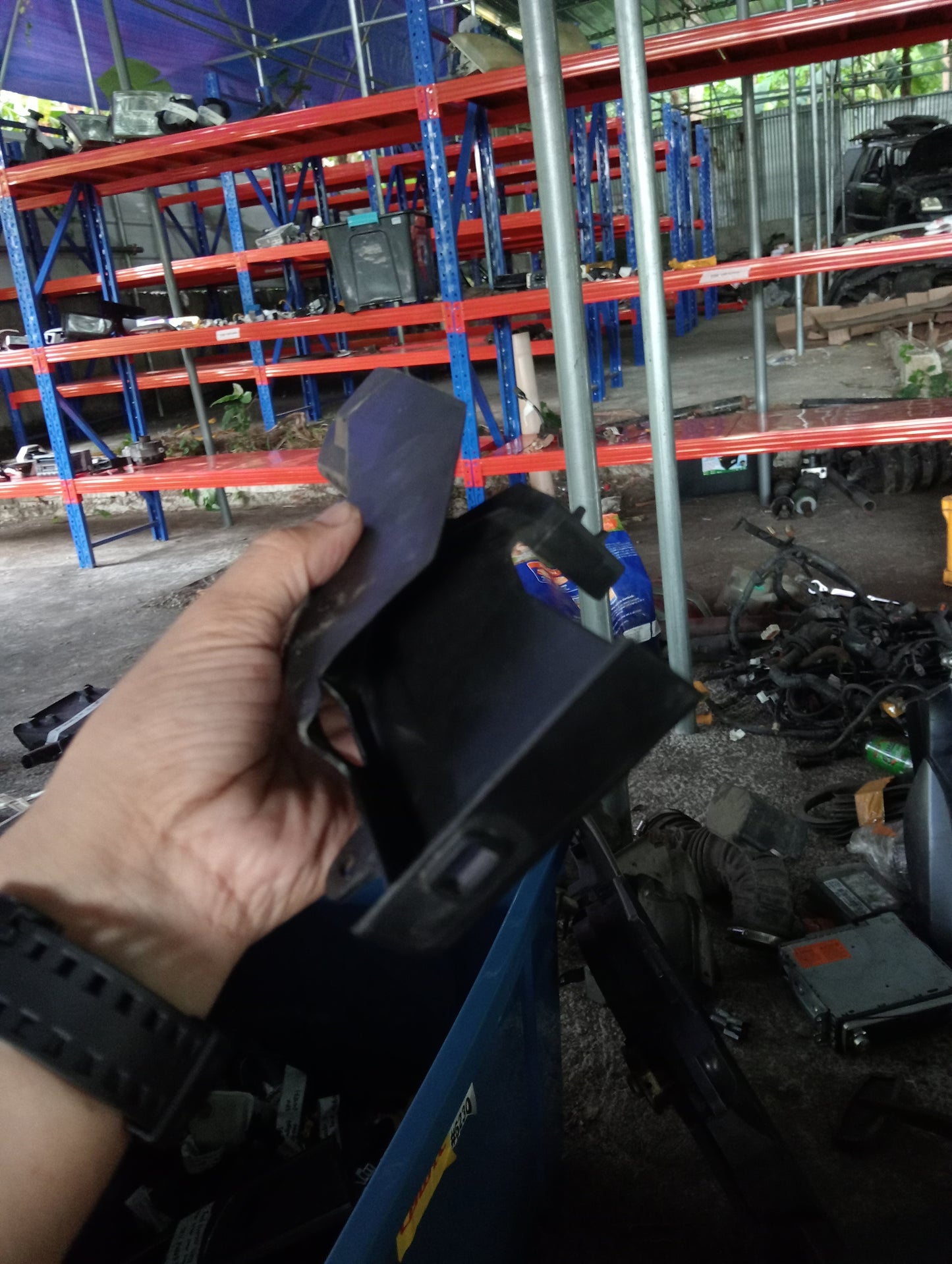 Ford Escape | 2.3 | Front Passenger Side Door Lock Cover