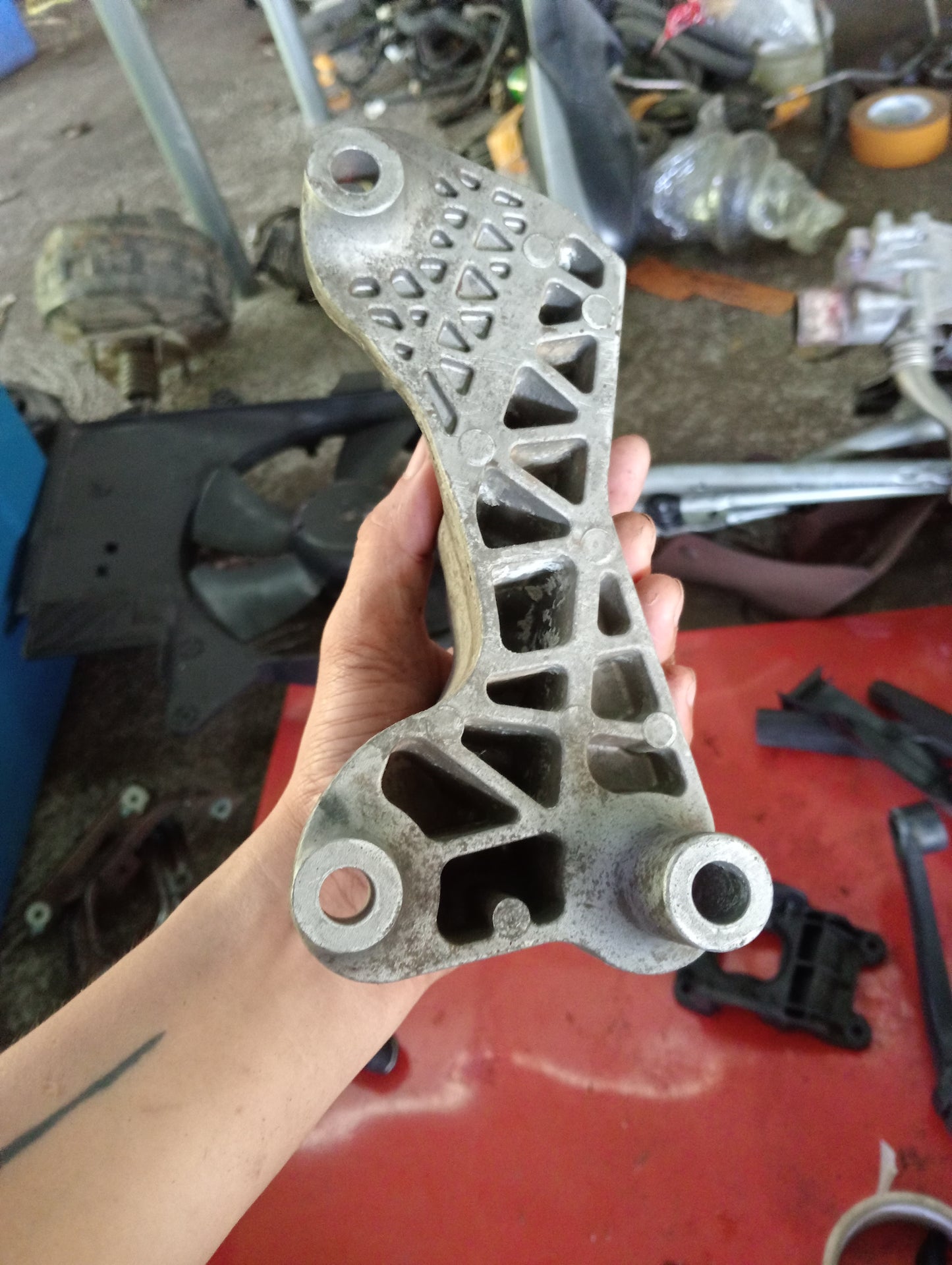 Chevrolet Cruze | Engine Bracket Support