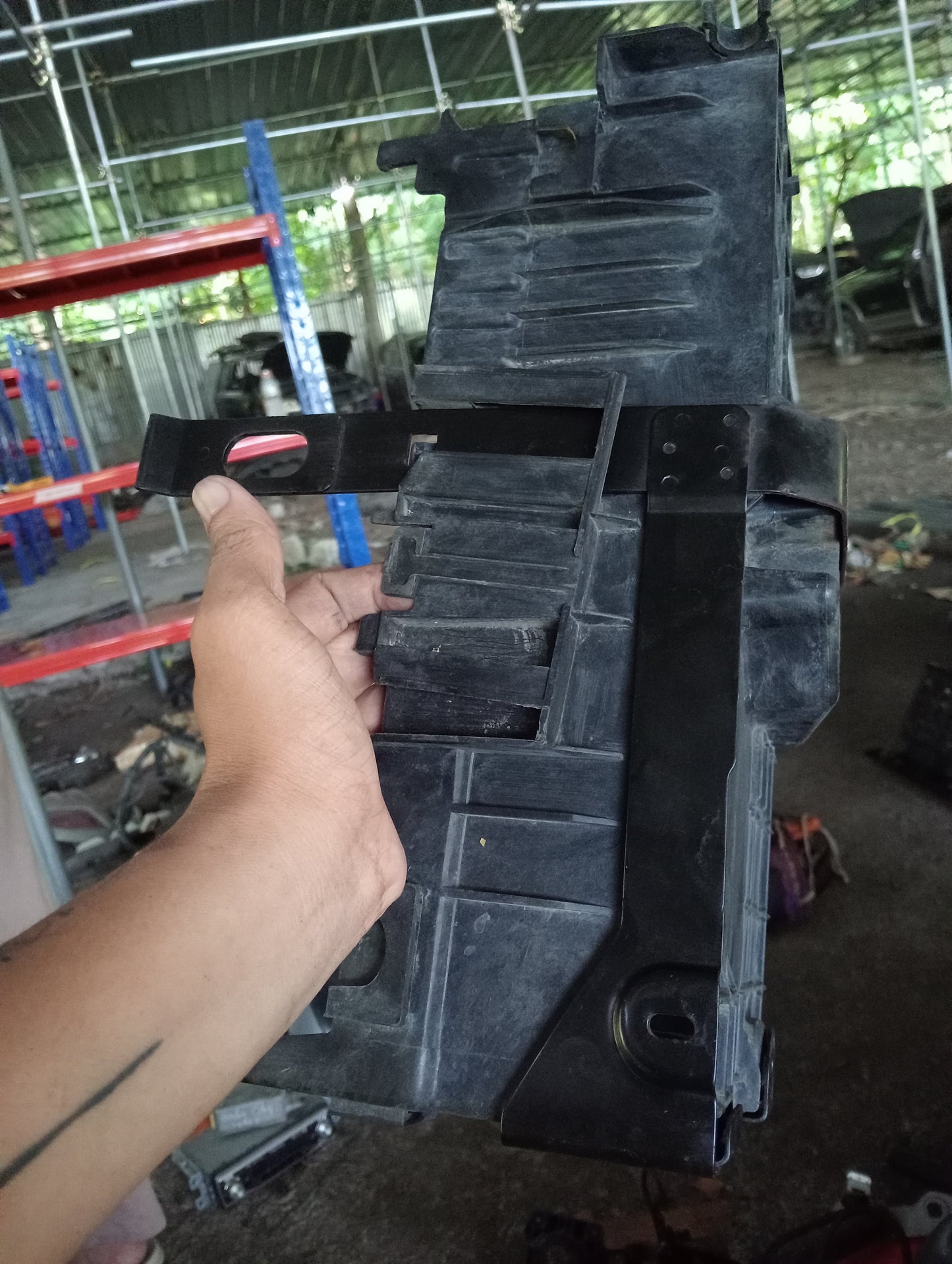 Chevrolet Cruze | Battery Tray Holder
