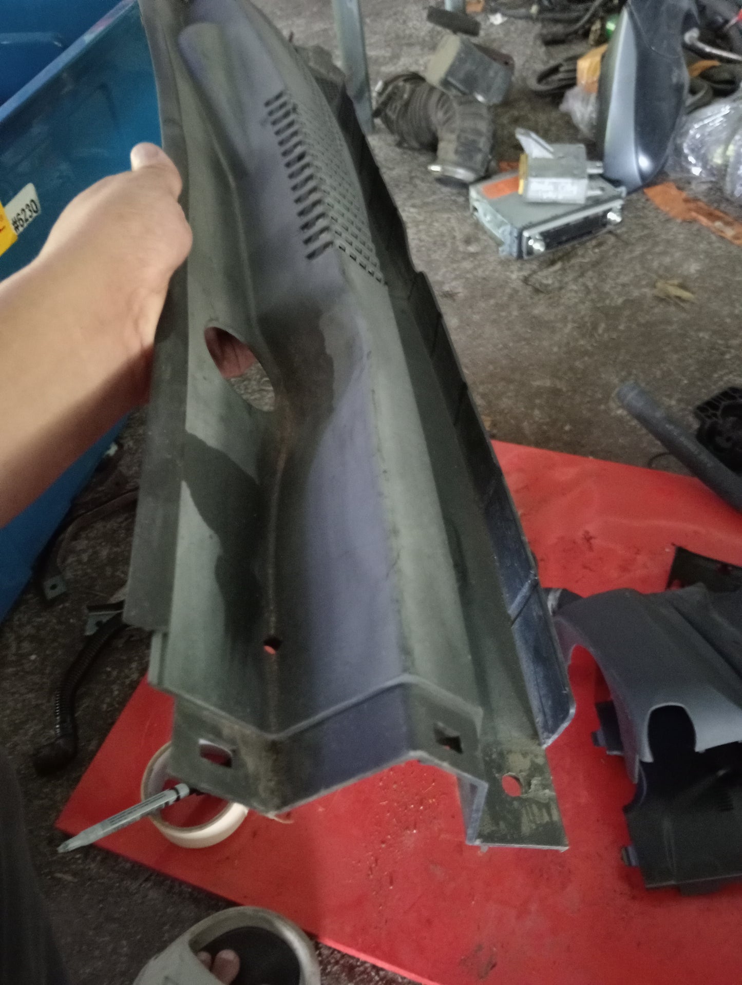 Chevrolet Cruze | Driver Side Cowl Cover