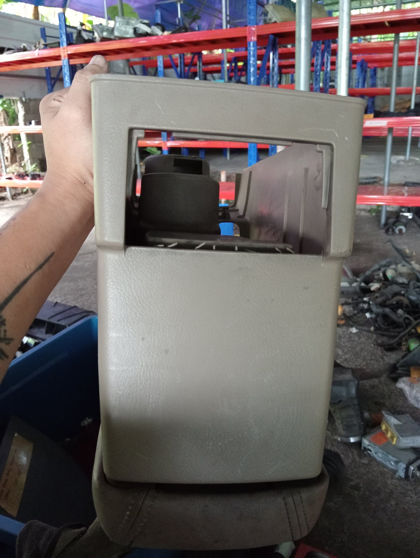 Chevrolet Optra | 1.6 | Arm Rest