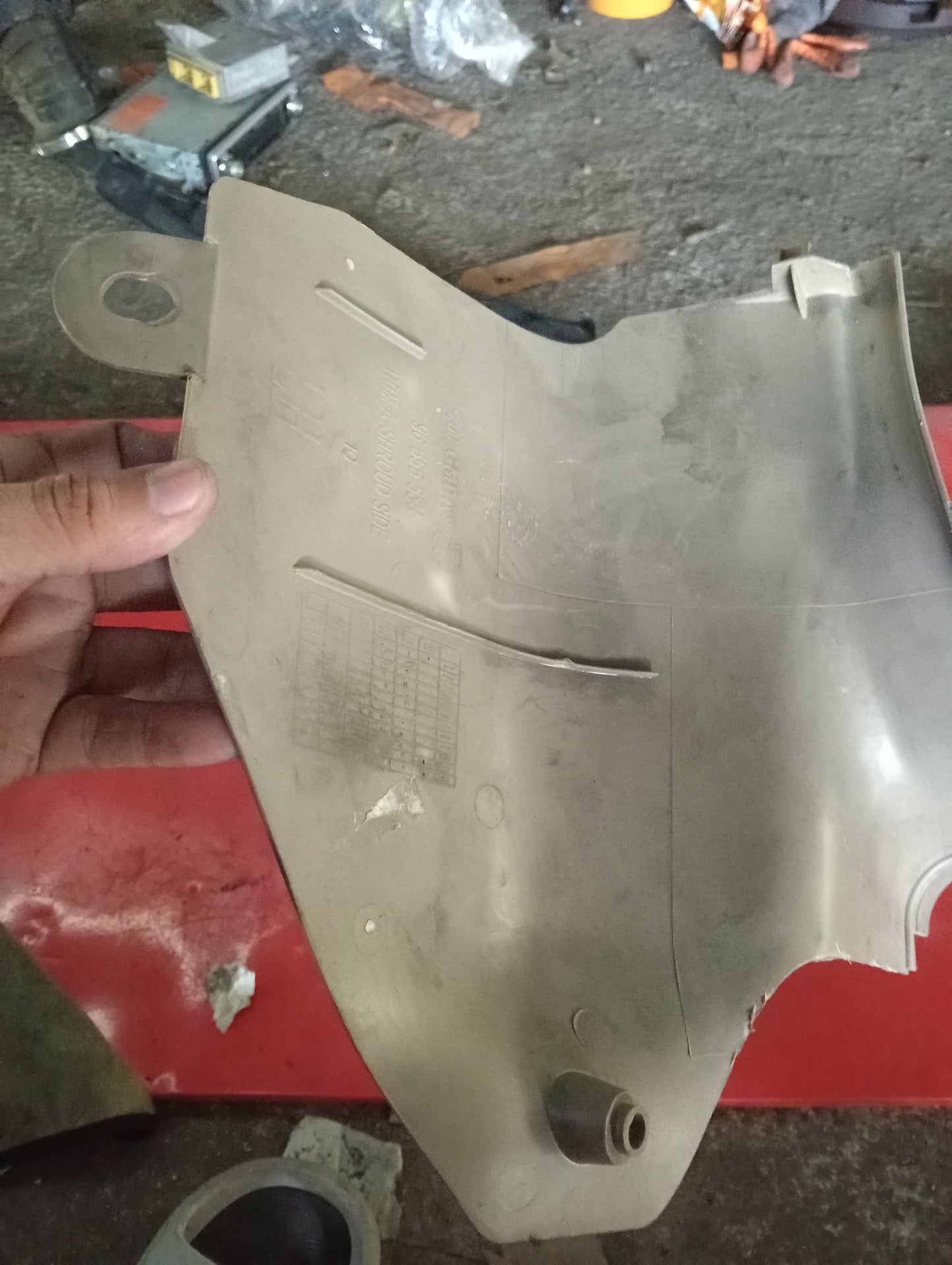 Chevrolet Optra | 1.6 | Driver Side Panel Cover