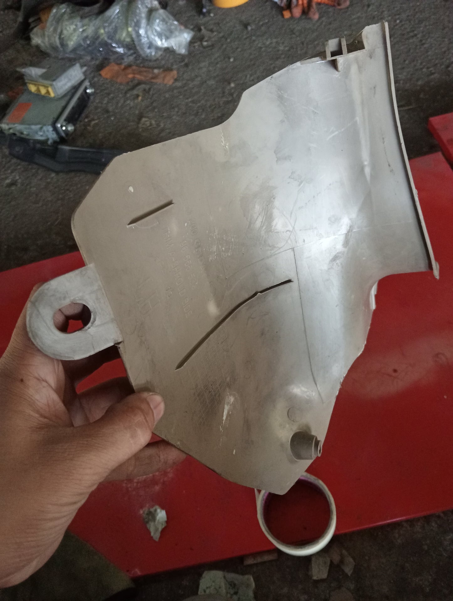 Chevrolet Optra | 1.6 | Driver Side Panel Cover