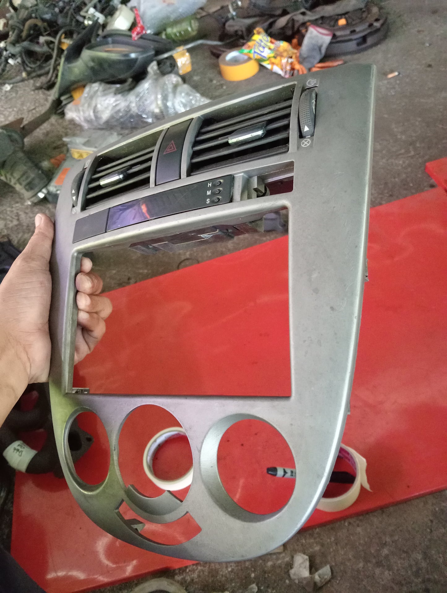 Chevrolet Optra | 1.6 | Center Frame With Louver & Hazard Switch