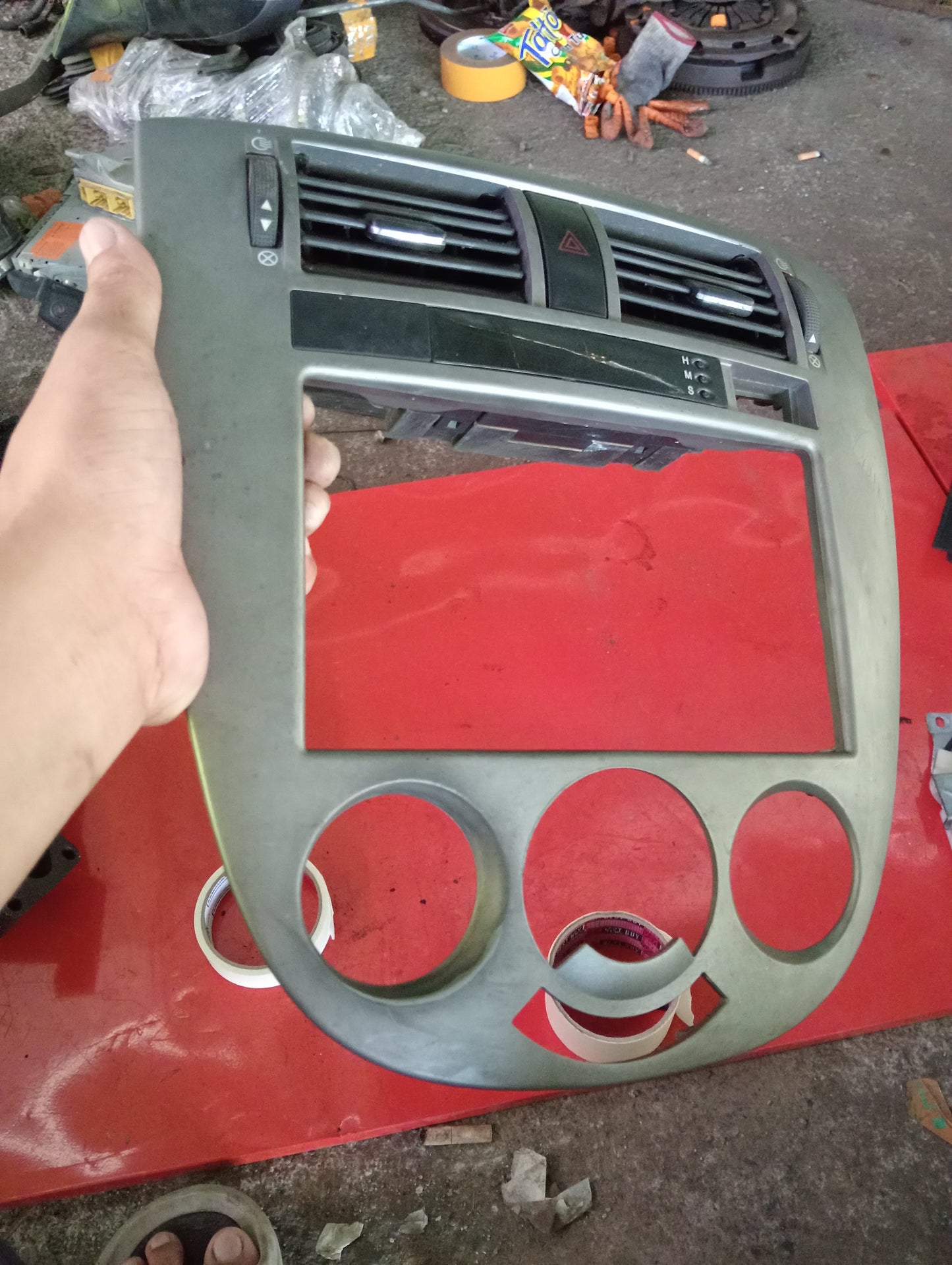 Chevrolet Optra | 1.6 | Center Frame With Louver & Hazard Switch