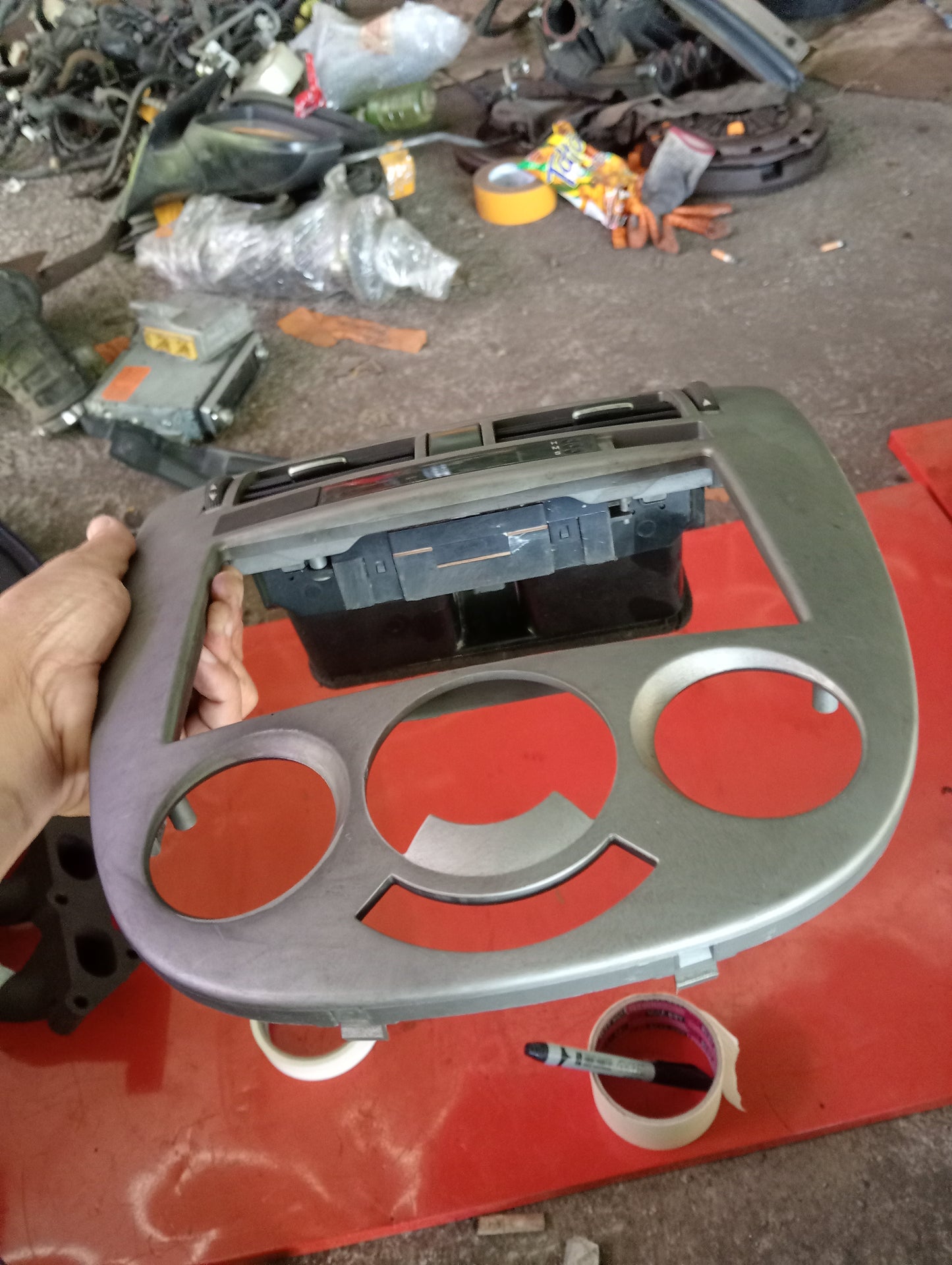 Chevrolet Optra | 1.6 | Center Frame With Louver & Hazard Switch