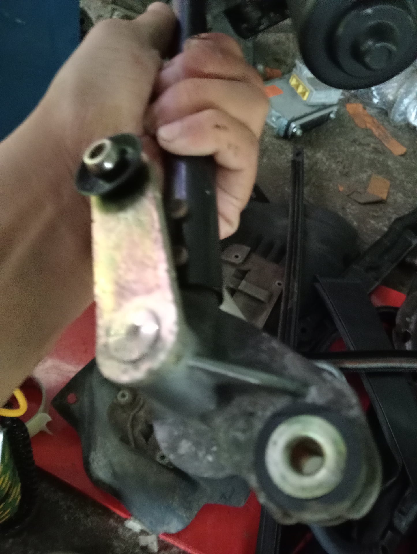 Chevrolet Optra | 1.6 | Wiper Linkage With Motor
