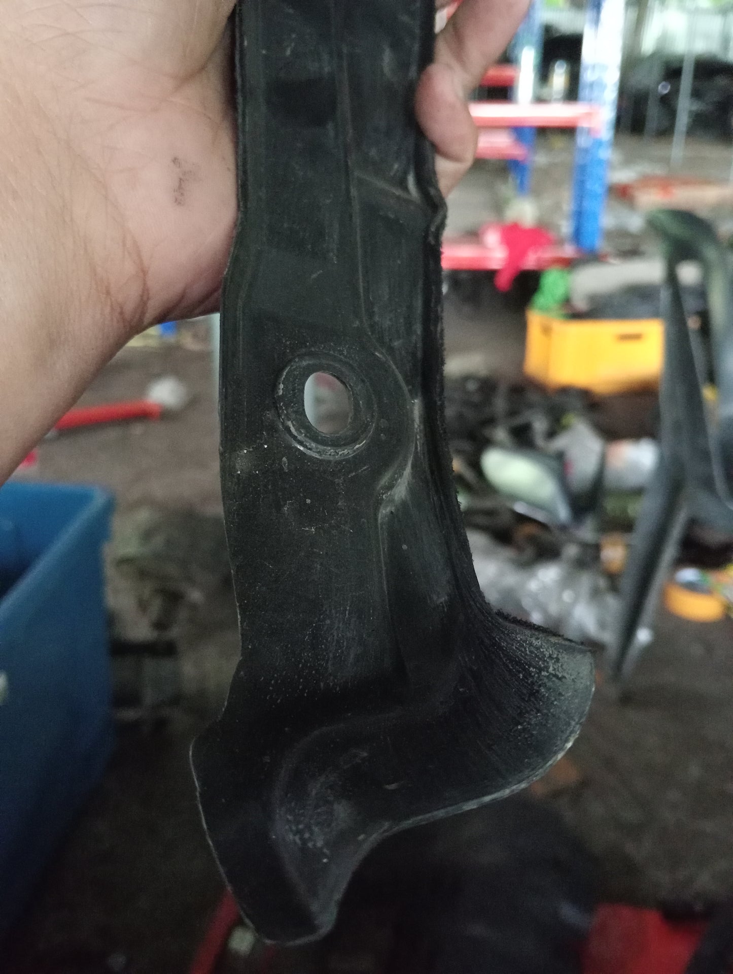 Chevrolet Optra | 1.6 | Insulator Driver Side