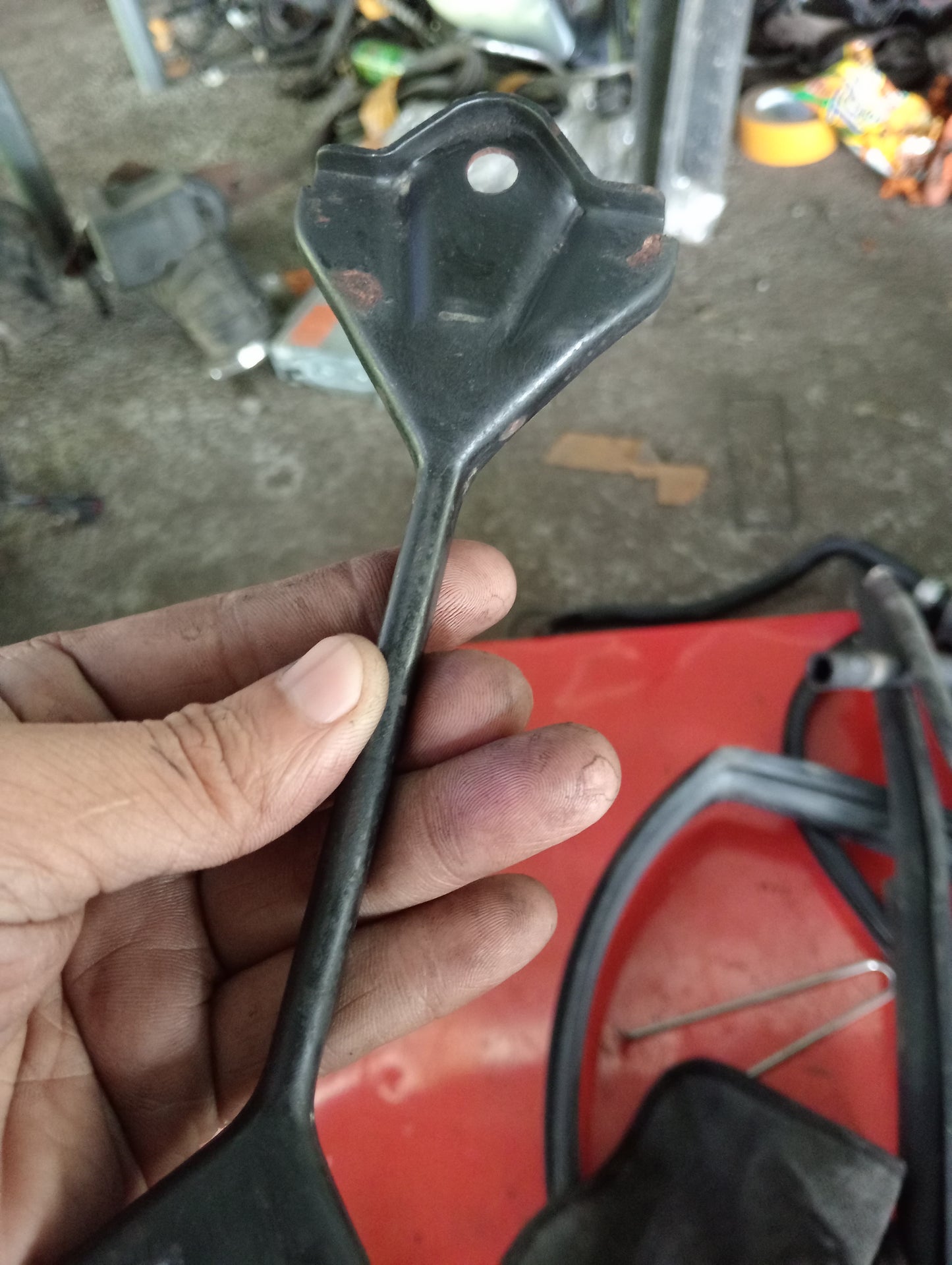 Chevrolet Optra | 1.6 | Battery Holder Bar