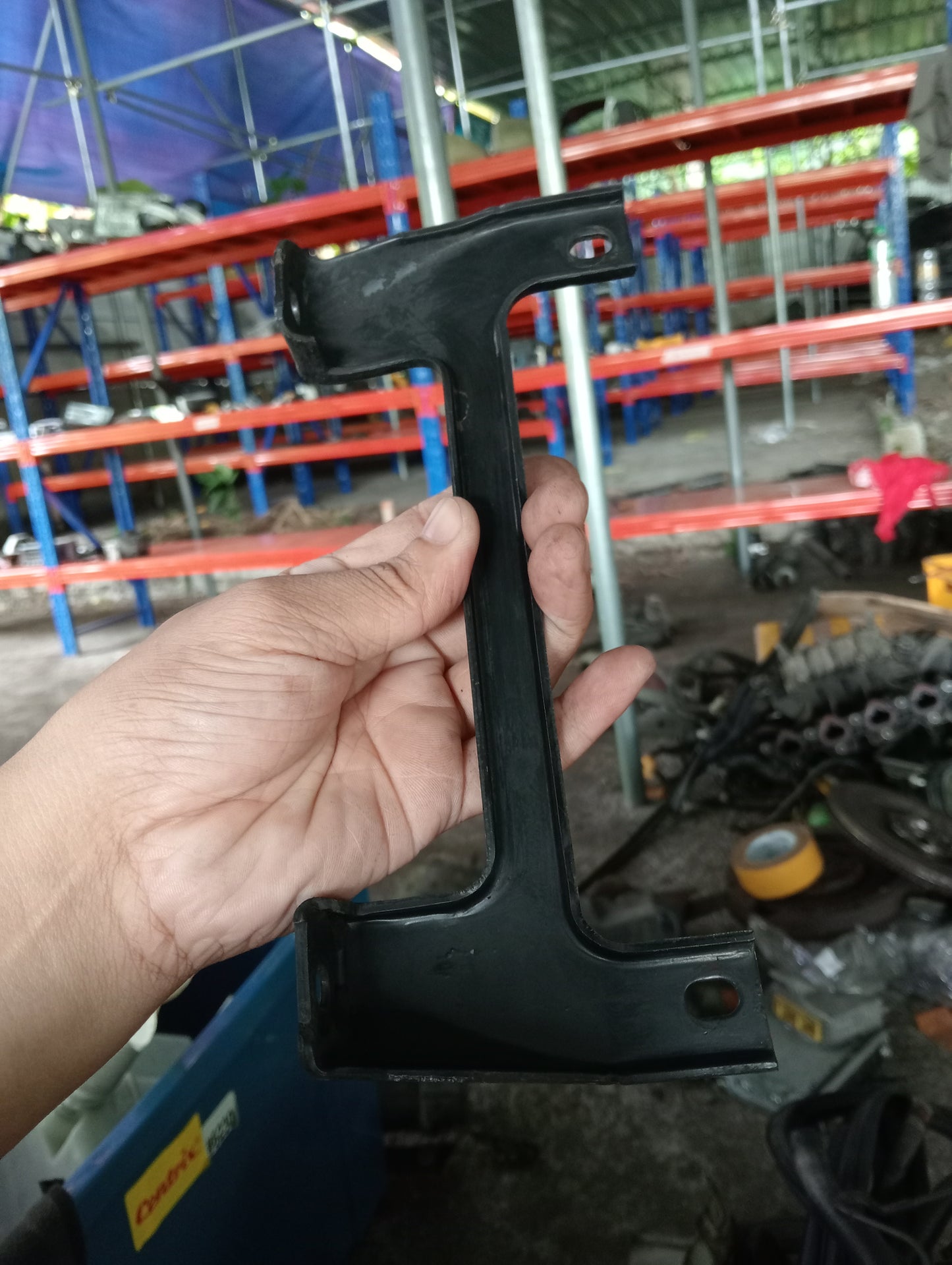 Chevrolet Optra | 1.6 | Base Support For Intake Manifold