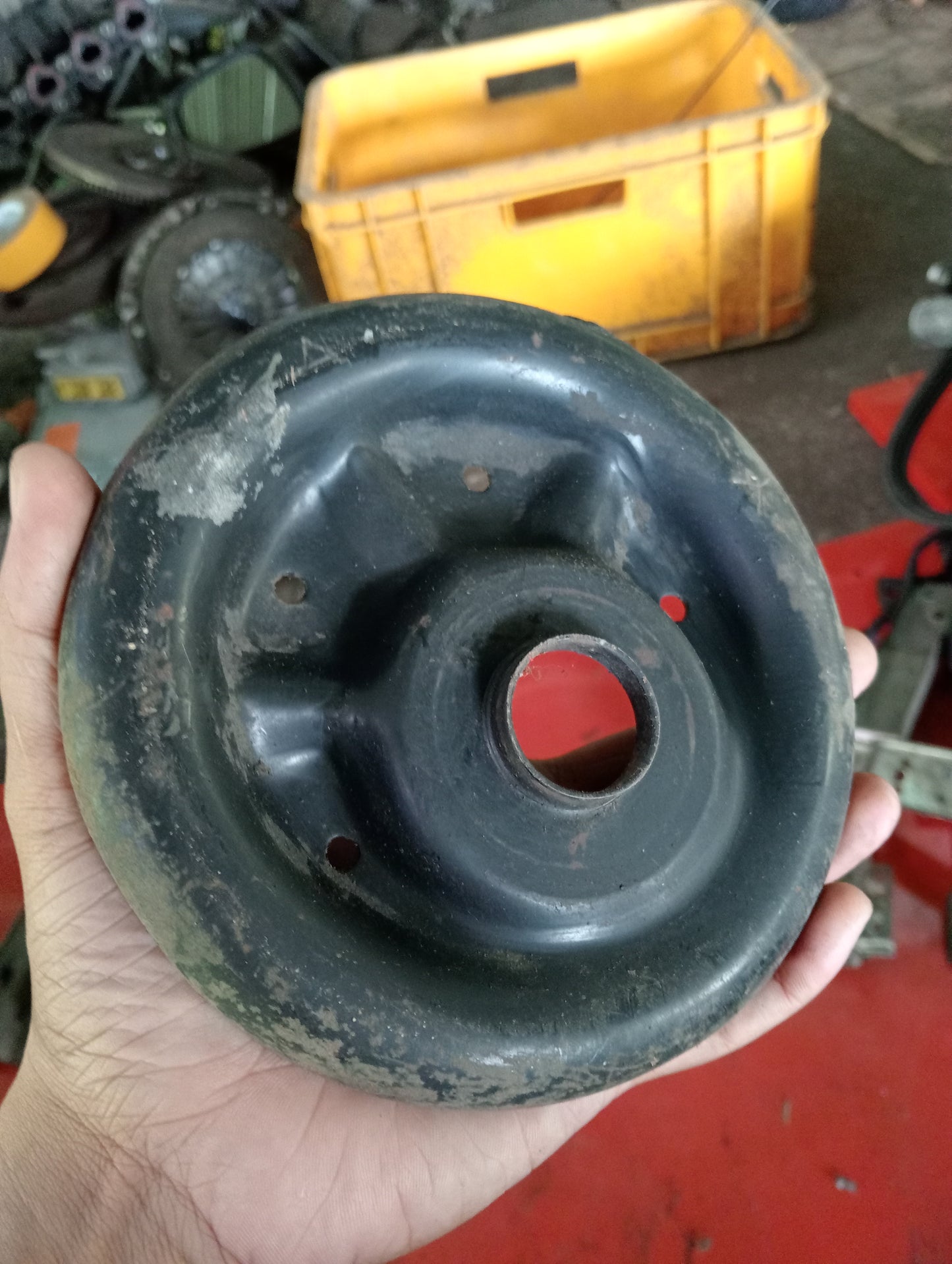 Nissan Exalta | Rear Shocks Mounting