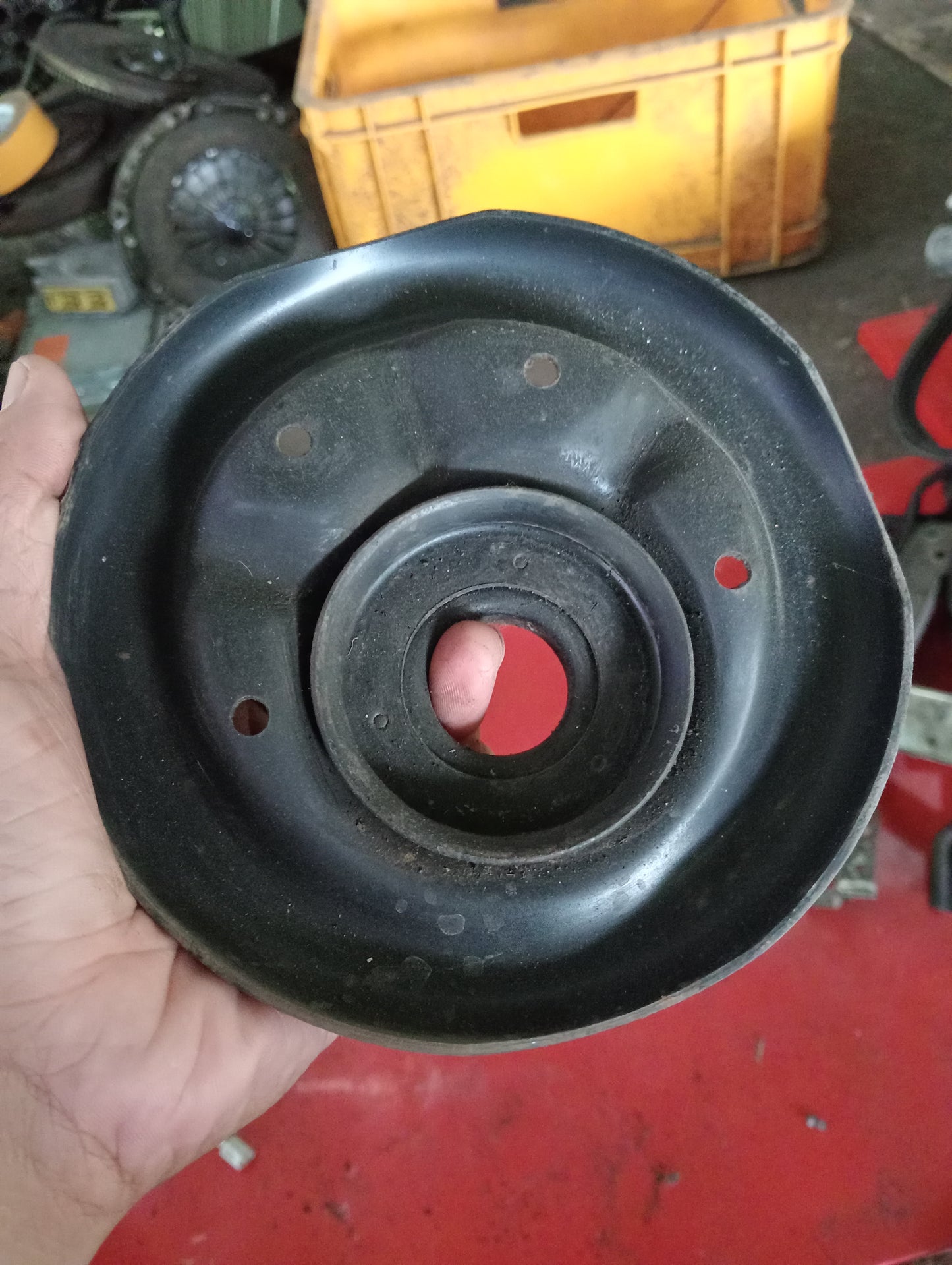 Nissan Exalta | Rear Shocks Mounting
