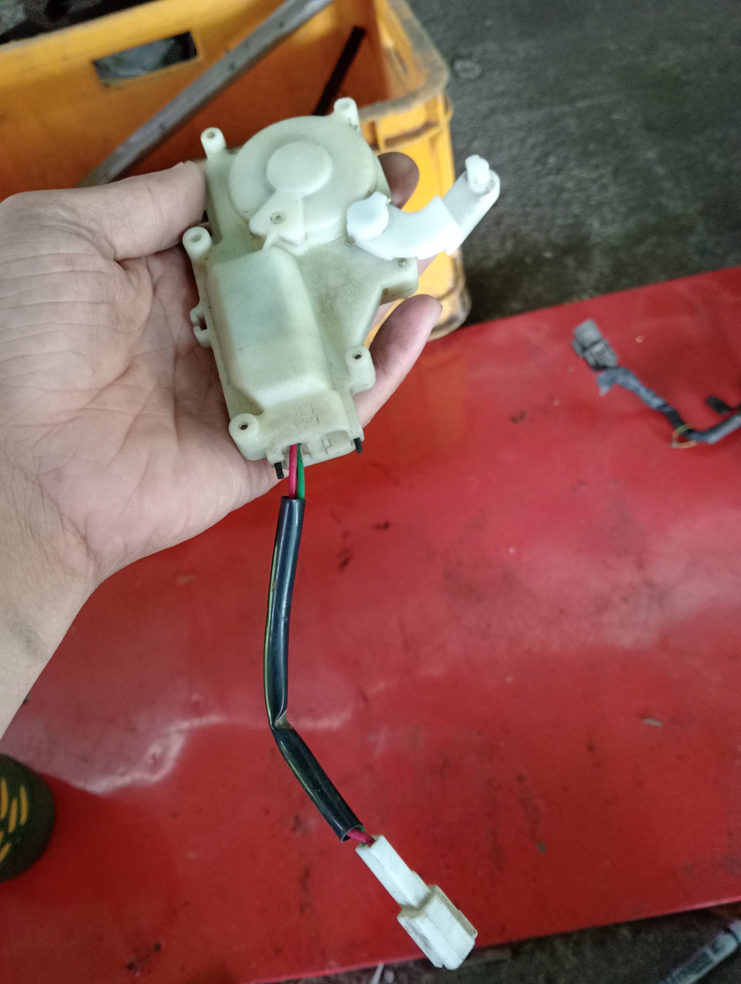 Nissan Exalta | Truck Lock Actuator