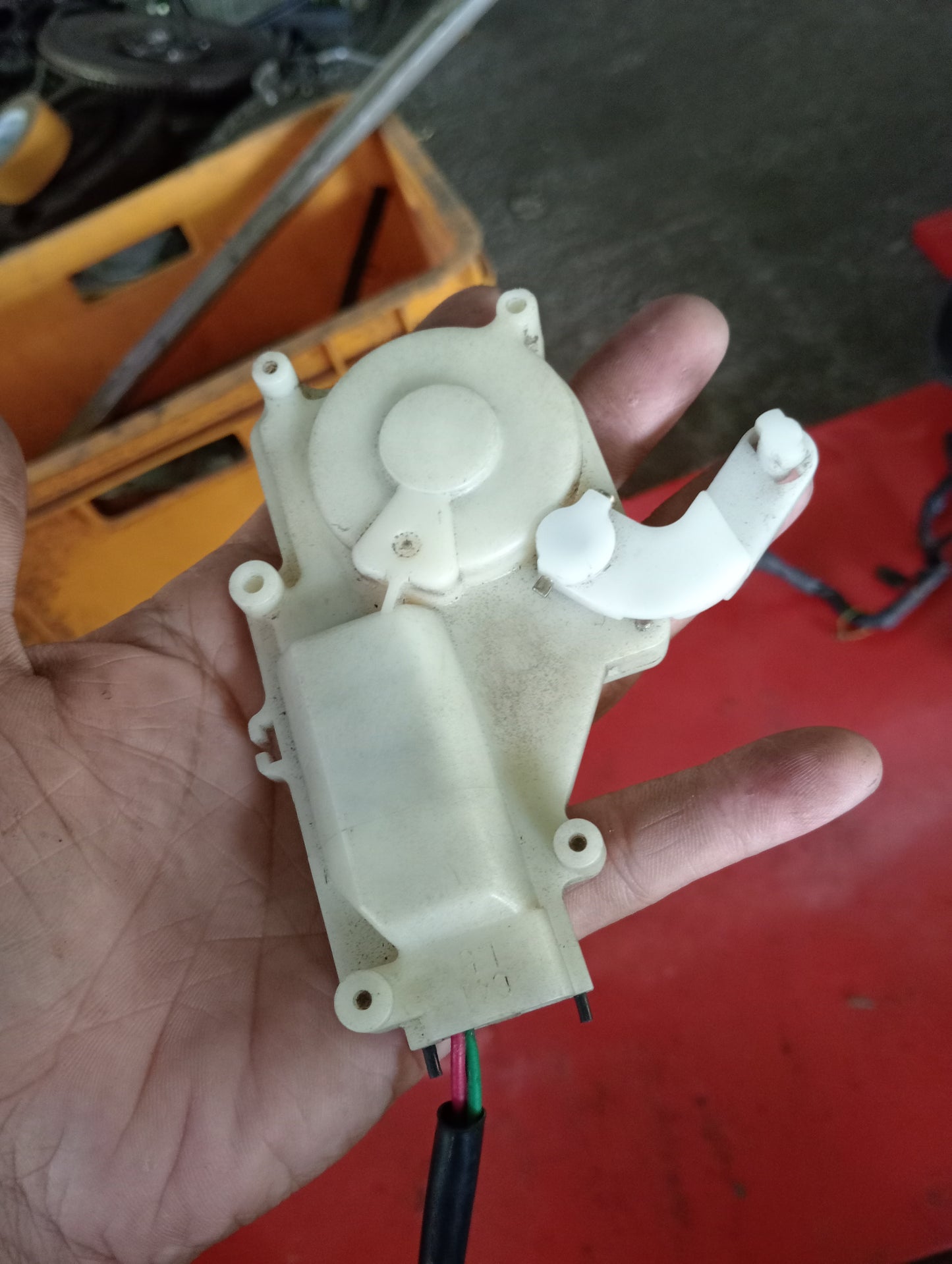 Nissan Exalta | Truck Lock Actuator