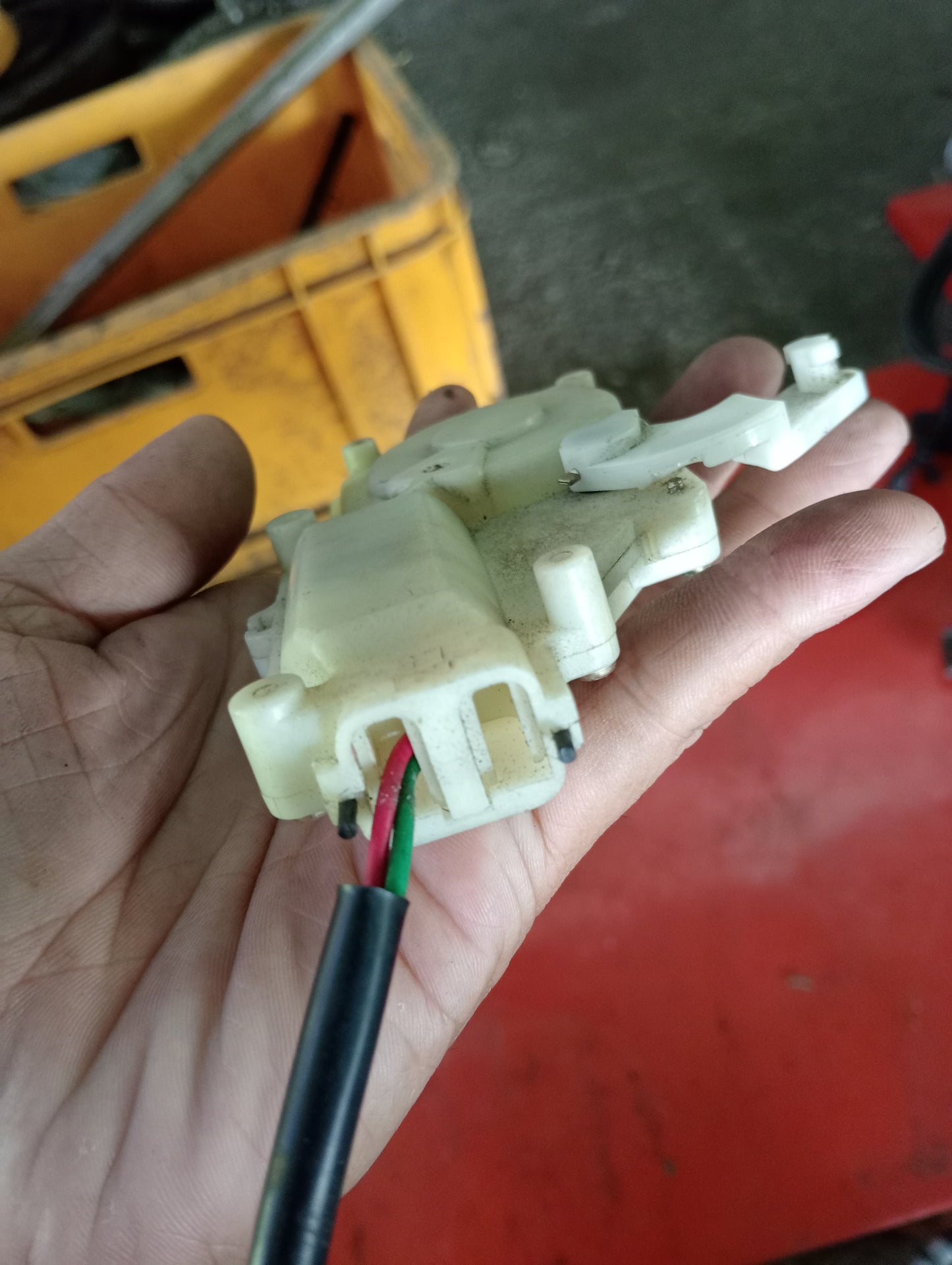 Nissan Exalta | Truck Lock Actuator