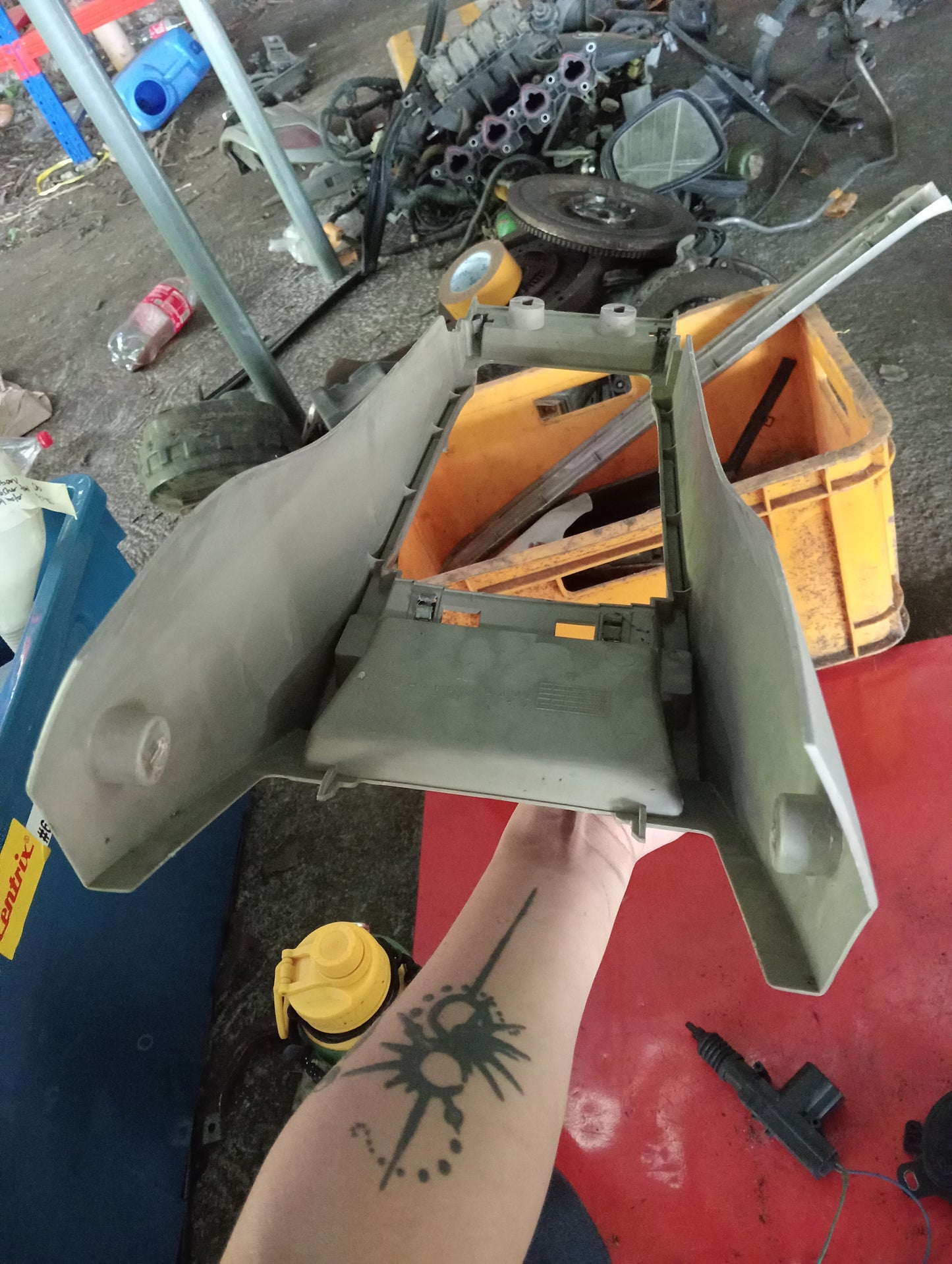 Nissan Exalta | Center Console Cover