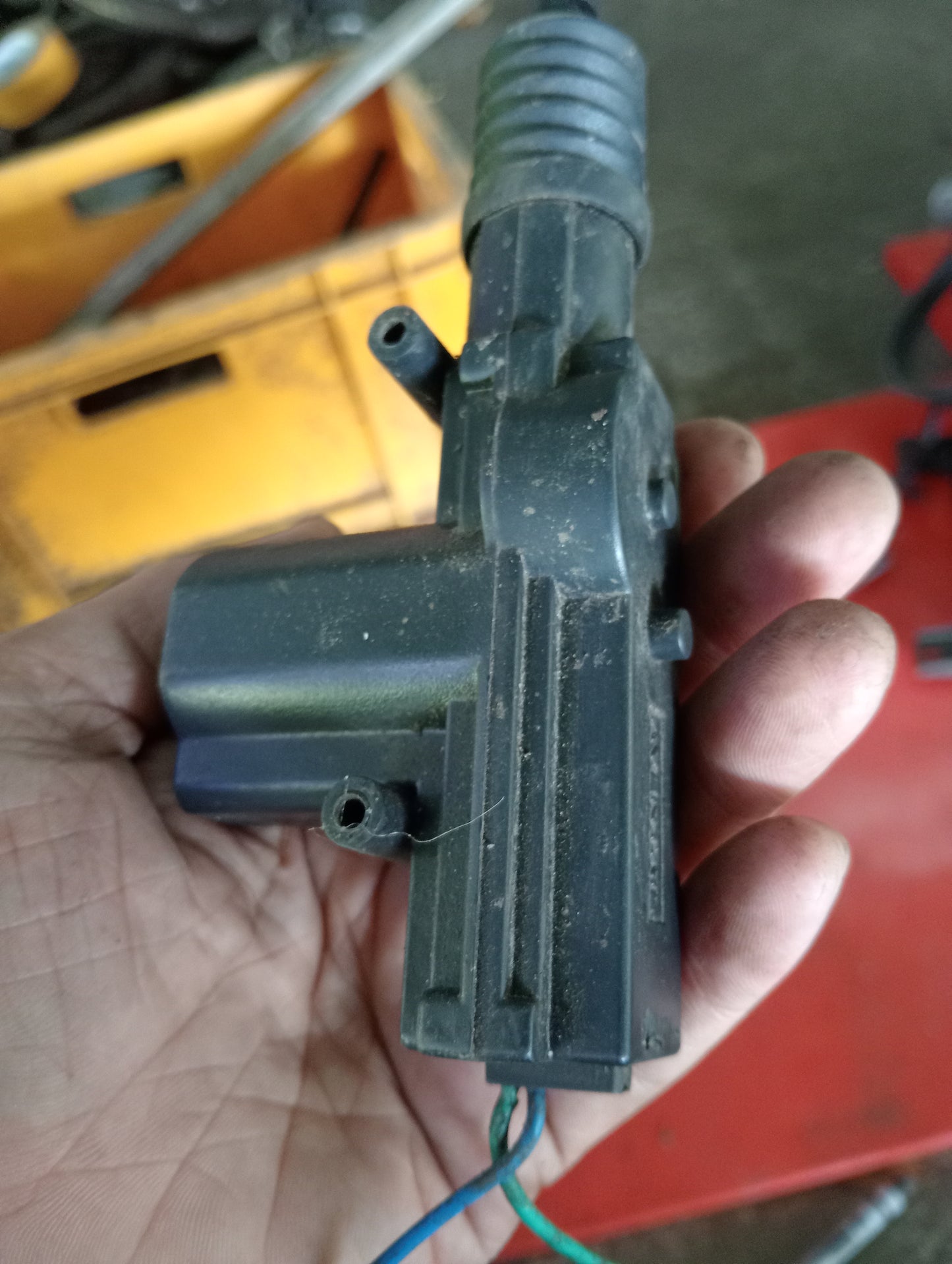 Nissan Exalta | Central Lock
