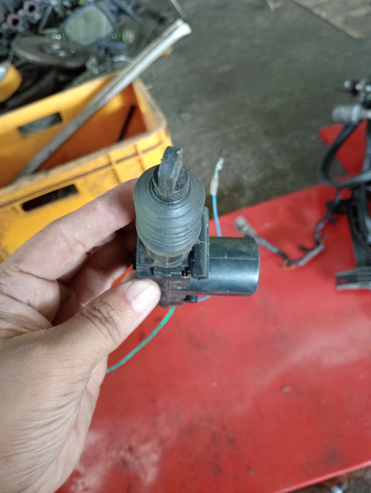 Nissan Exalta | Central Lock
