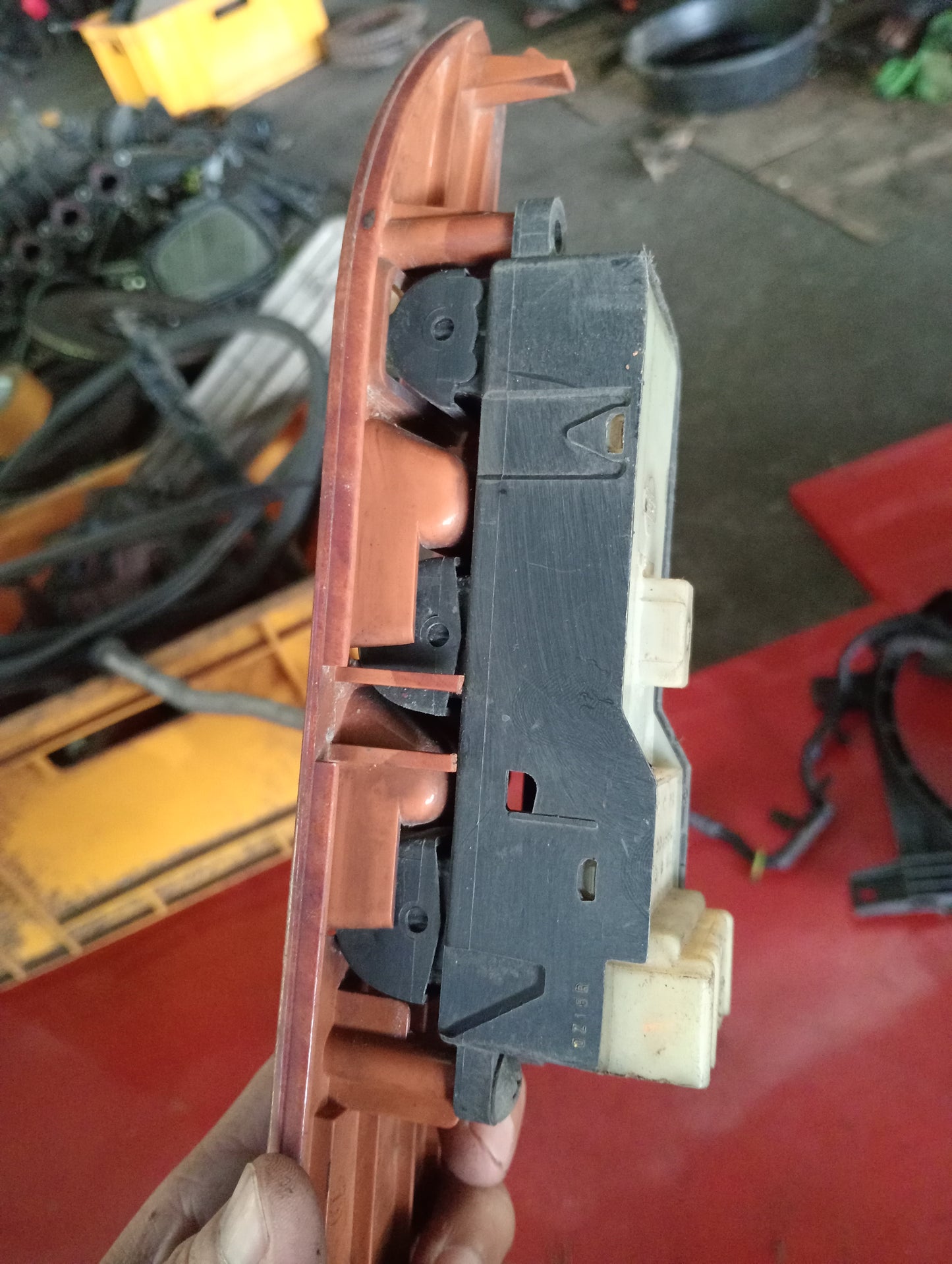 Nissan Exalta | Main Switch