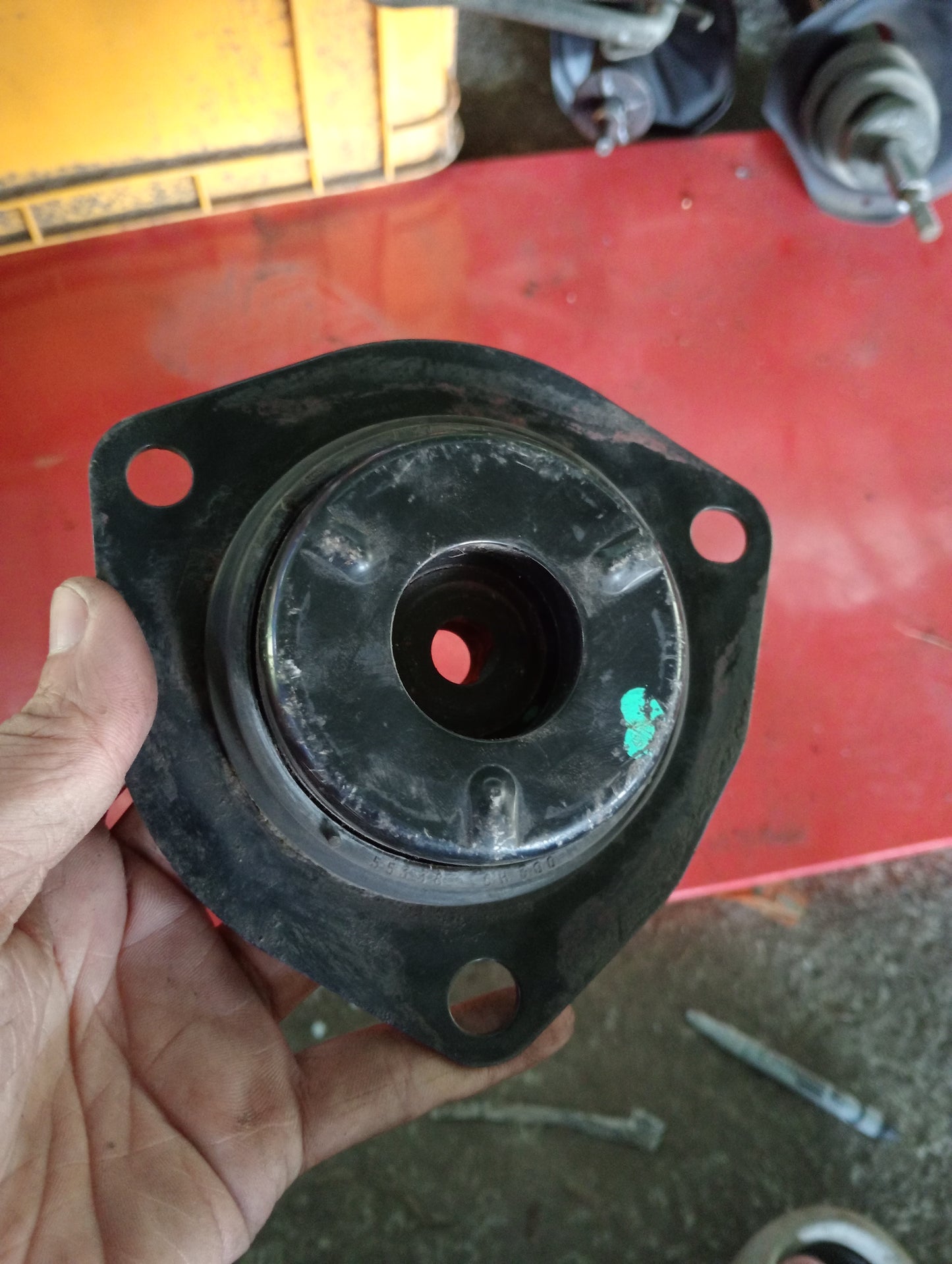 Nissan Exalta | Shocks Mounting