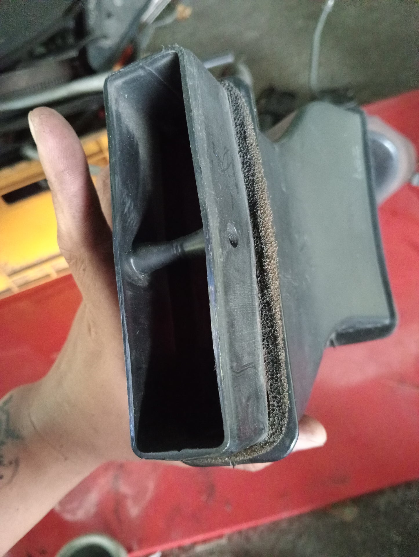 Ford Explorer | Eddie Bauer | 2005 | Air Duct Hose