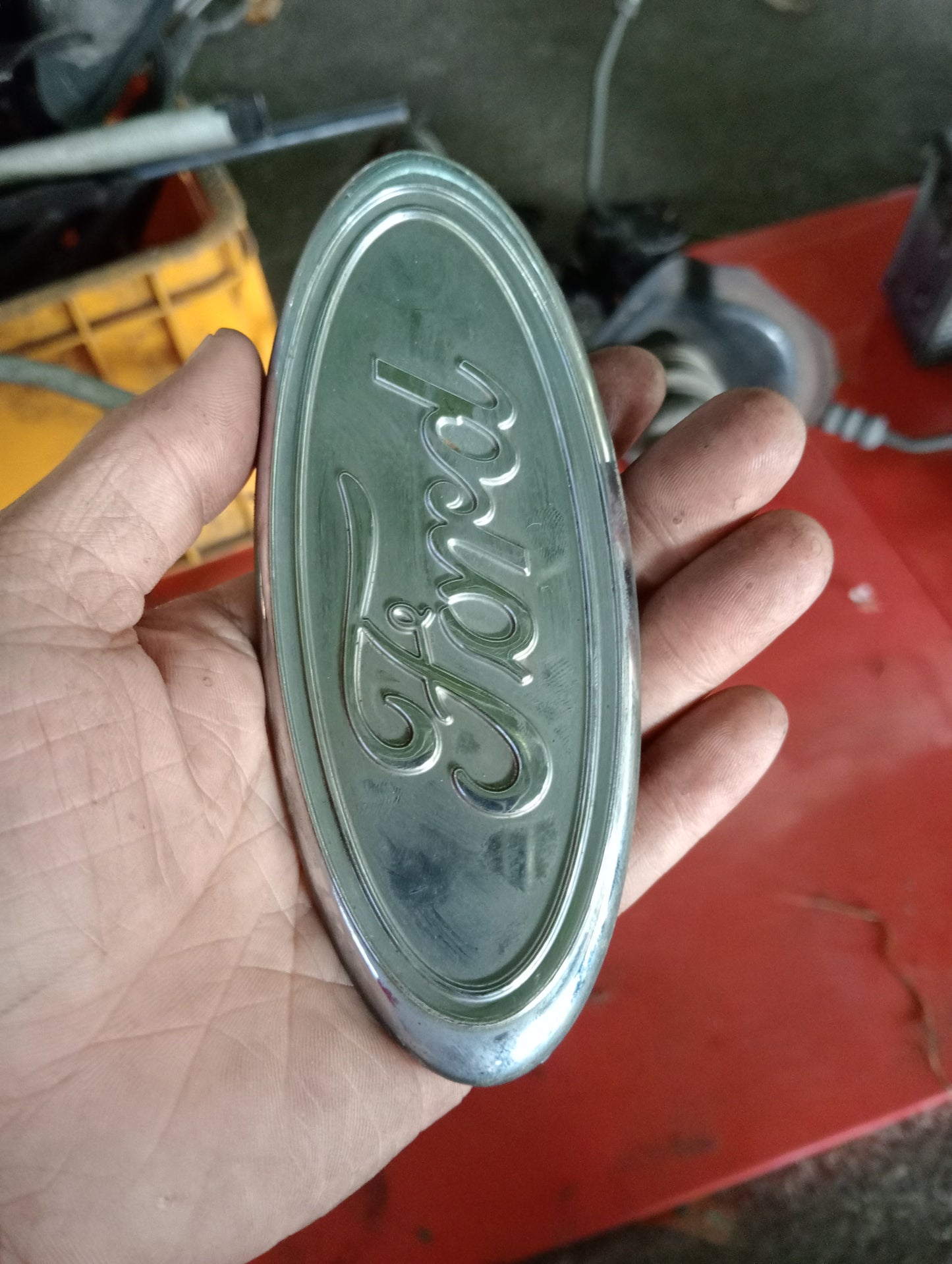 Ford Explorer | Eddie Bauer | 2005 | Rear Emblem