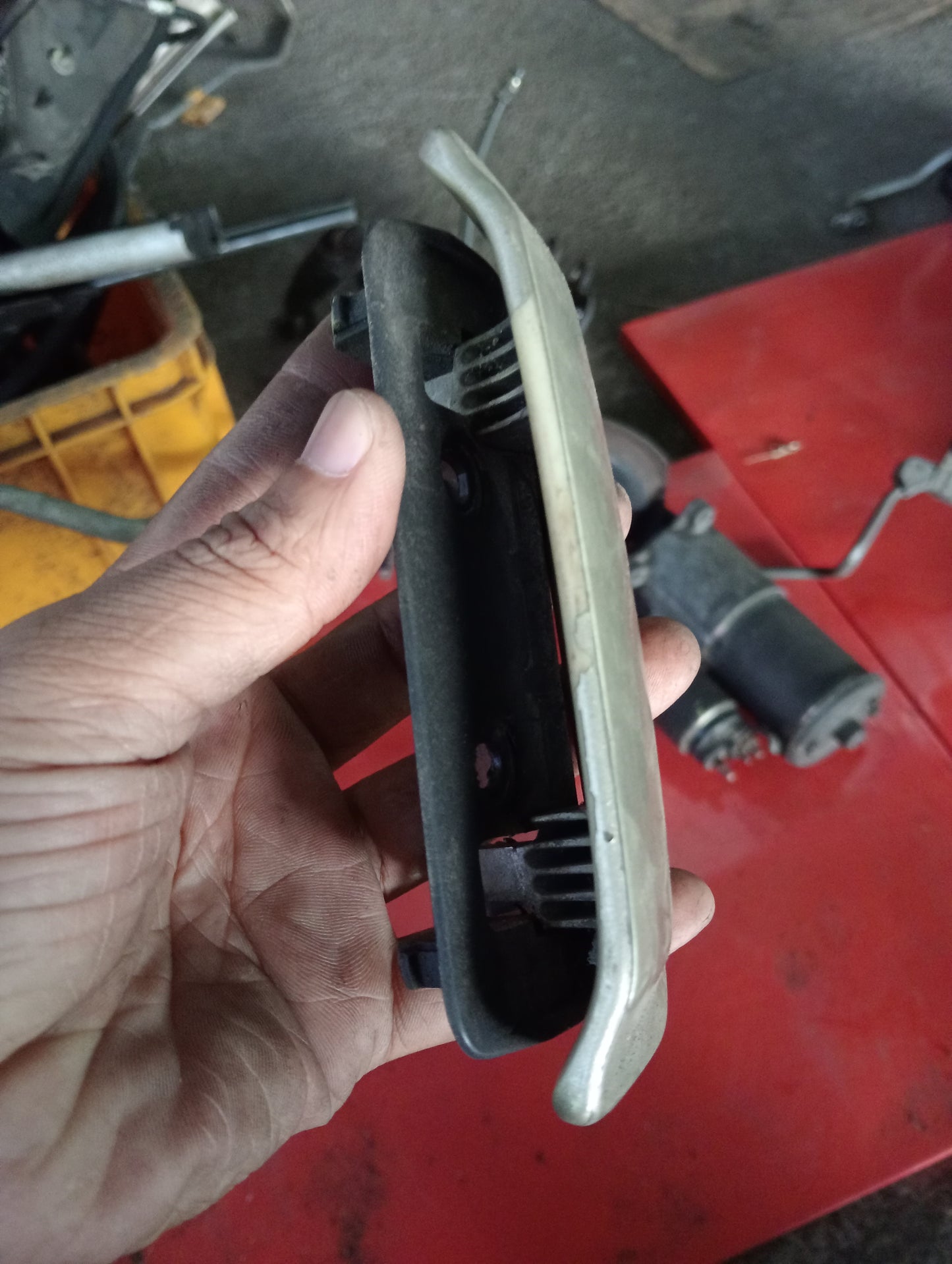 Ford Explorer | Eddie Bauer | 2005 | Outer Door Handle