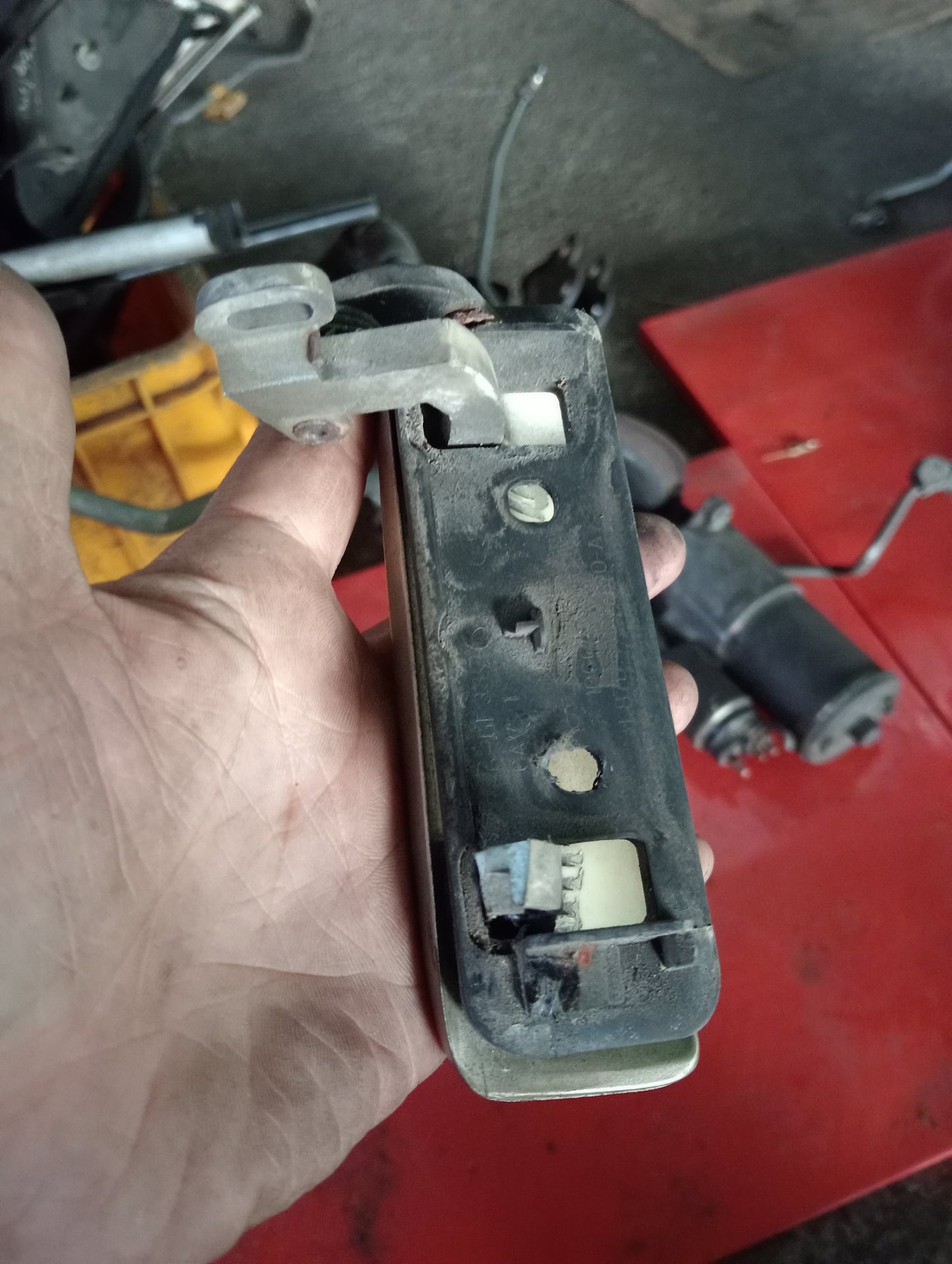 Ford Explorer | Eddie Bauer | 2005 | Outer Door Handle