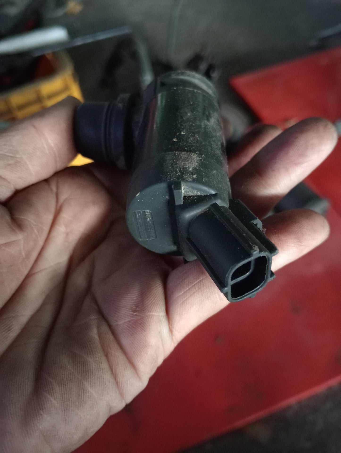 Ford Explorer | Eddie Bauer | 2005 | Washer Tank Motor