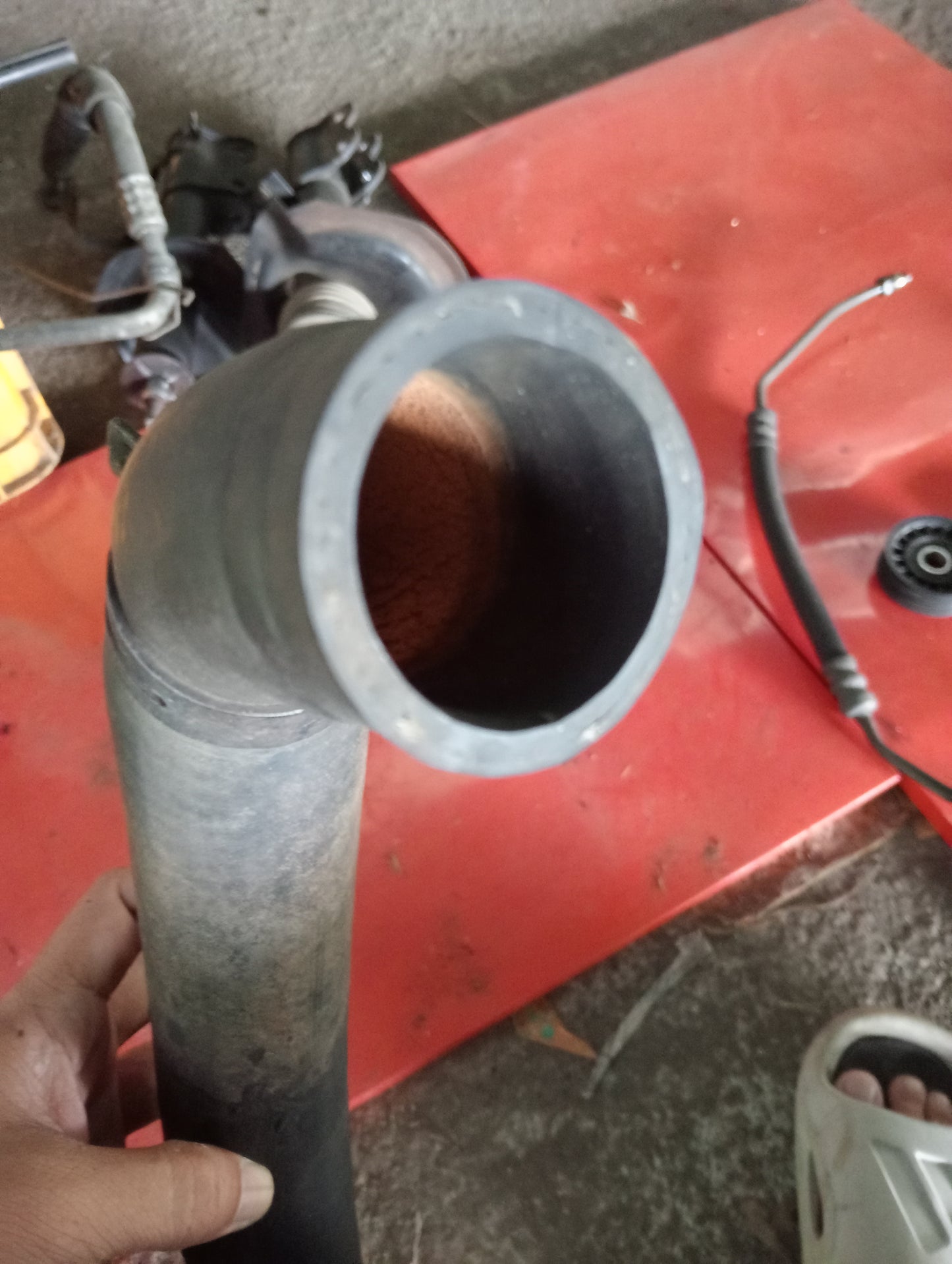 Ford Explorer | Eddie Bauer | 2005 | Lower Radiator Hose