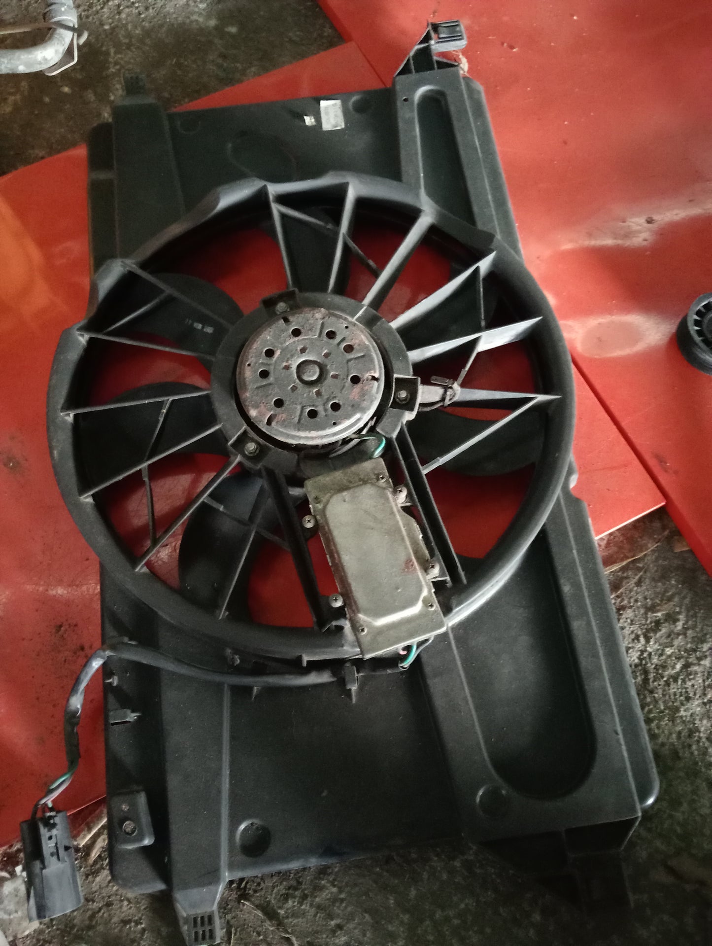 Ford Explorer | Eddie Bauer | 2005 | Radiator Fan