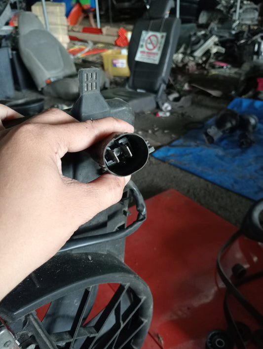 Ford Explorer | Eddie Bauer | 2005 | Radiator Fan