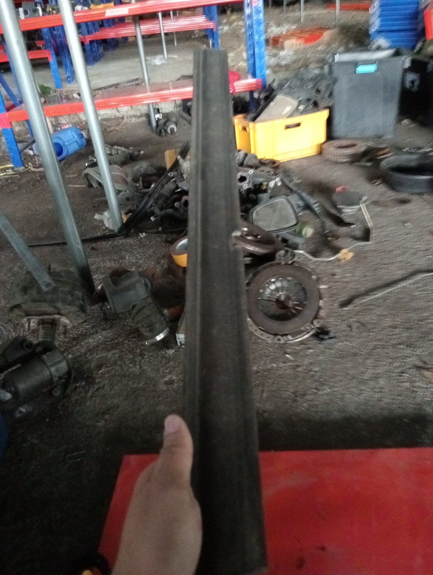 Ford Explorer | Eddie Bauer | 2005 | Front Driver Side Weather Strip