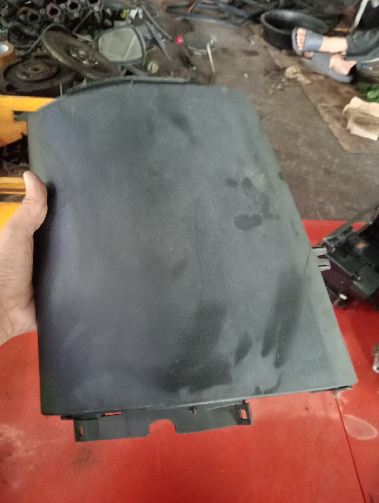 Nissan | X-Trail | Glove Box