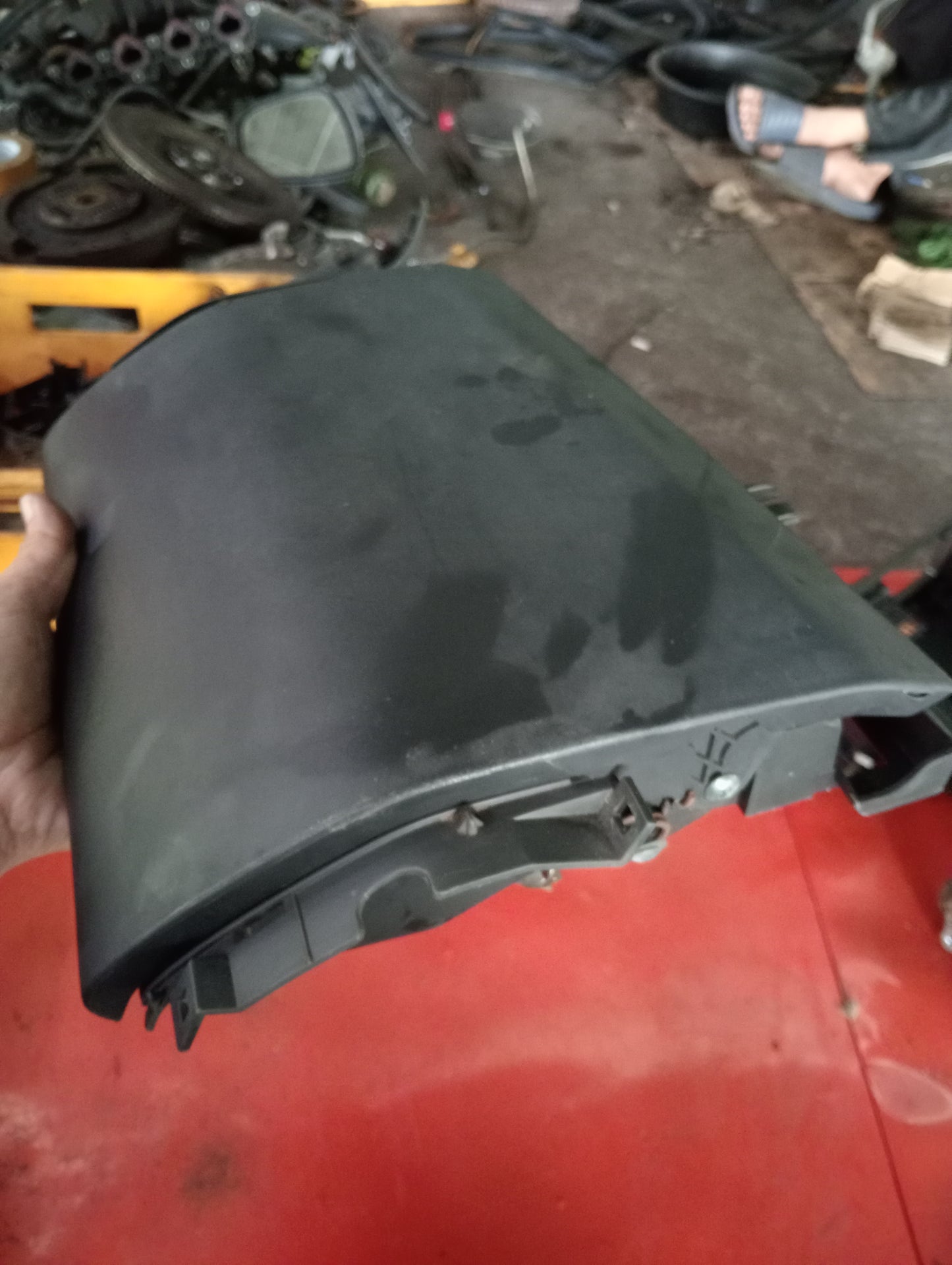 Nissan | X-Trail | Glove Box